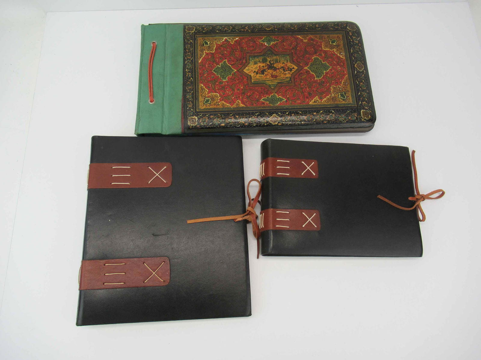Two Il Papiro Leather Bound Books / Album (1 of 6)