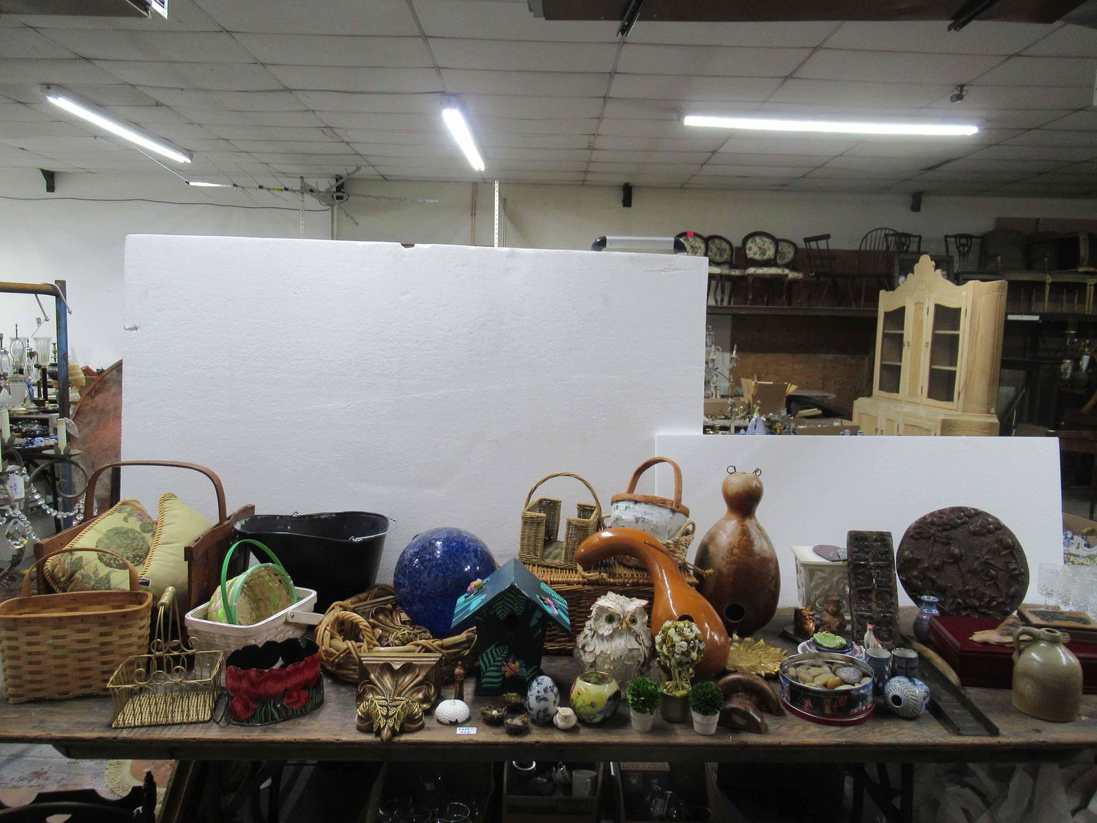 Group of Assorted Table Articles (1 of 12)