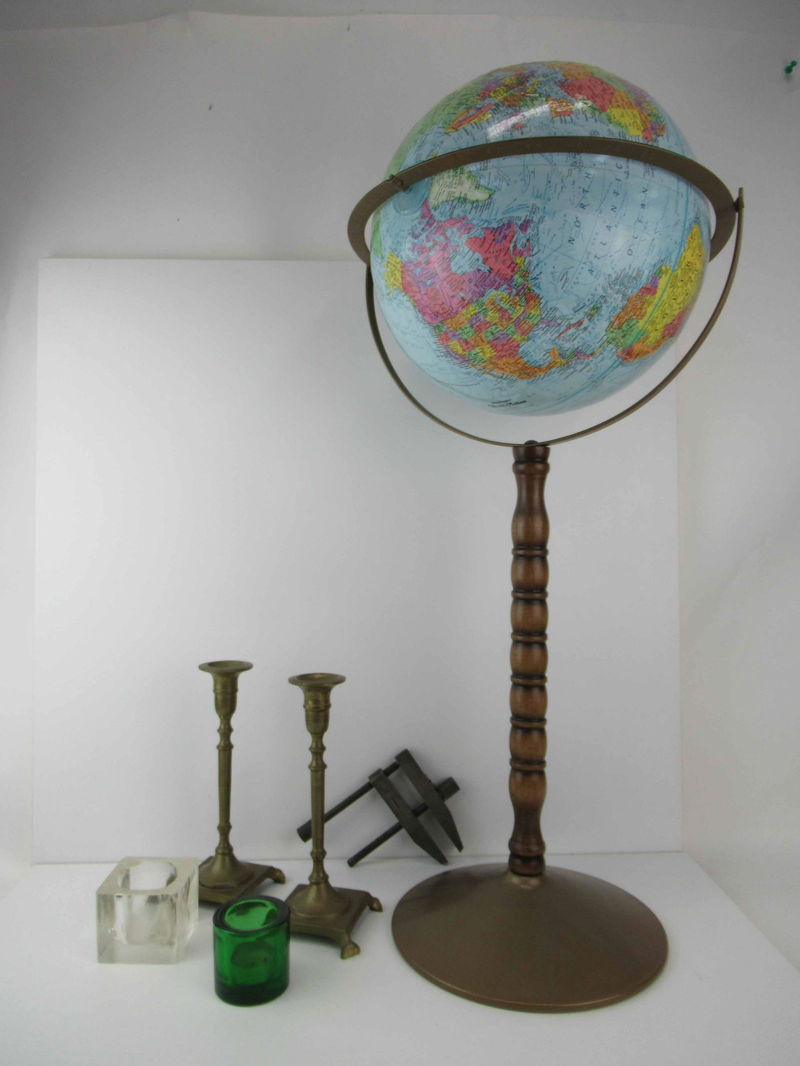 Group of Assorted Table Articles (1 of 9)