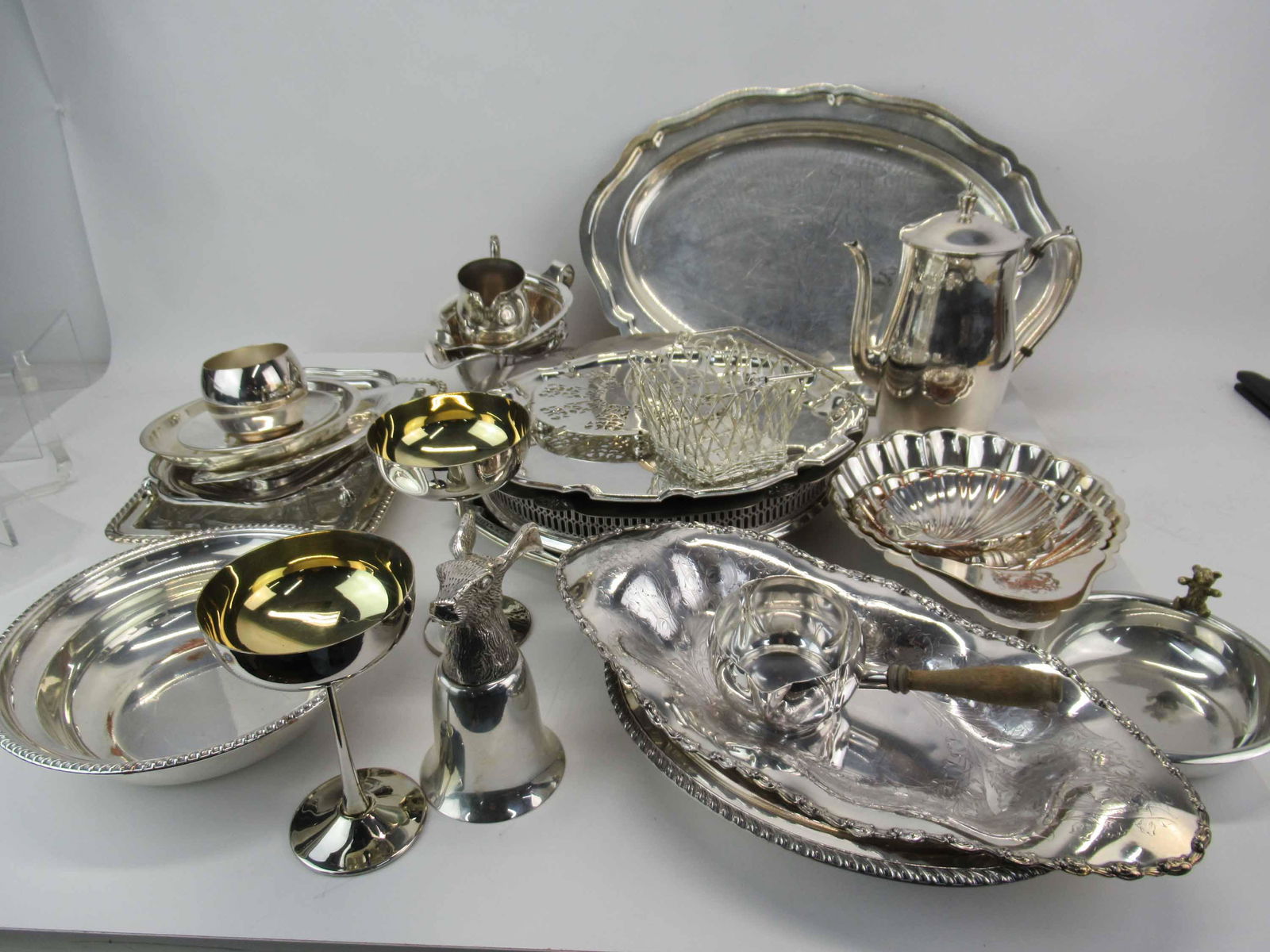 Group of Assorted Silverplate Table Articles (1 of 5)