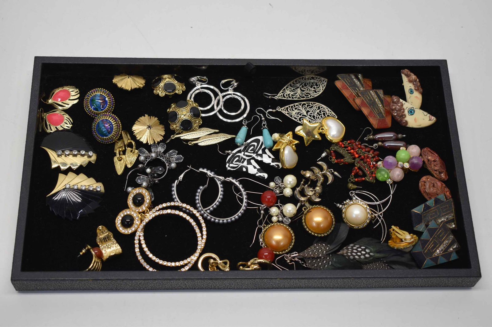 Group of Assorted Costume Jewelry Earrings (1 of 4)