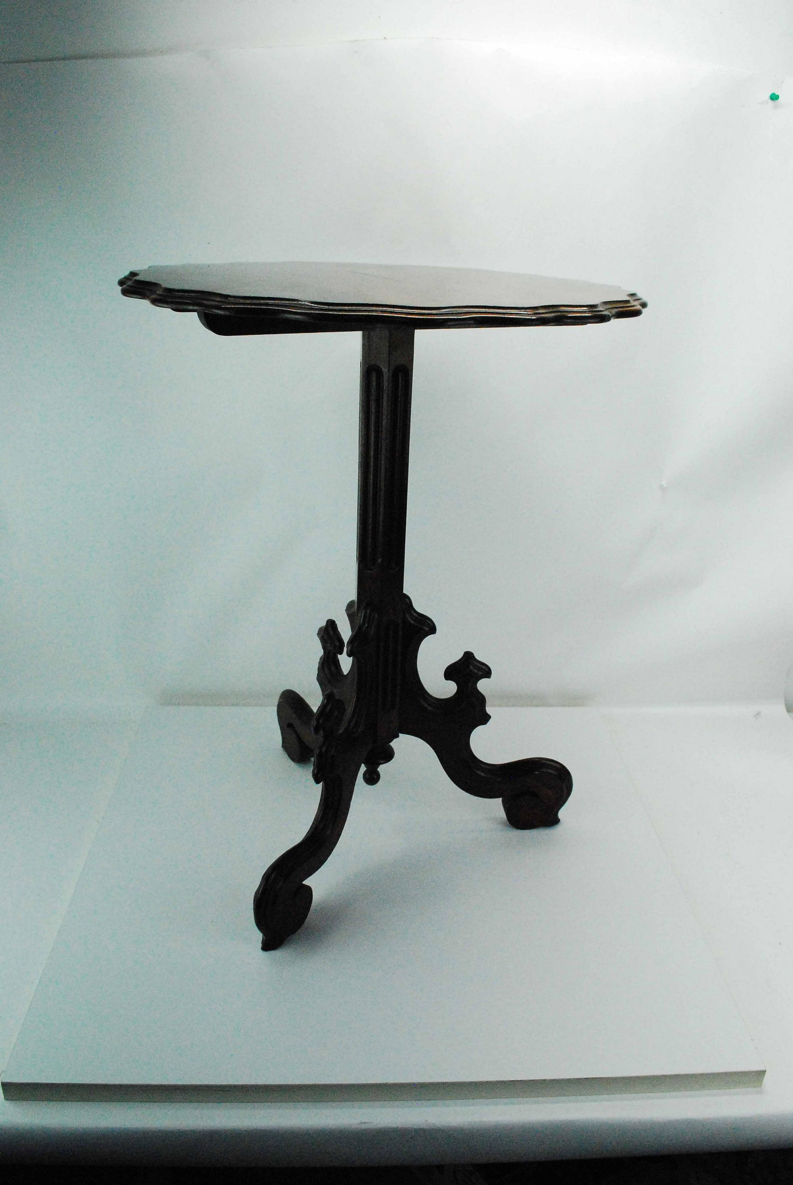 Antique Mahogany Tilt Top Table: Antique Mahogany Tilt Top Table. Used condition, wear, repairs. 27" tall x 21" diameter.