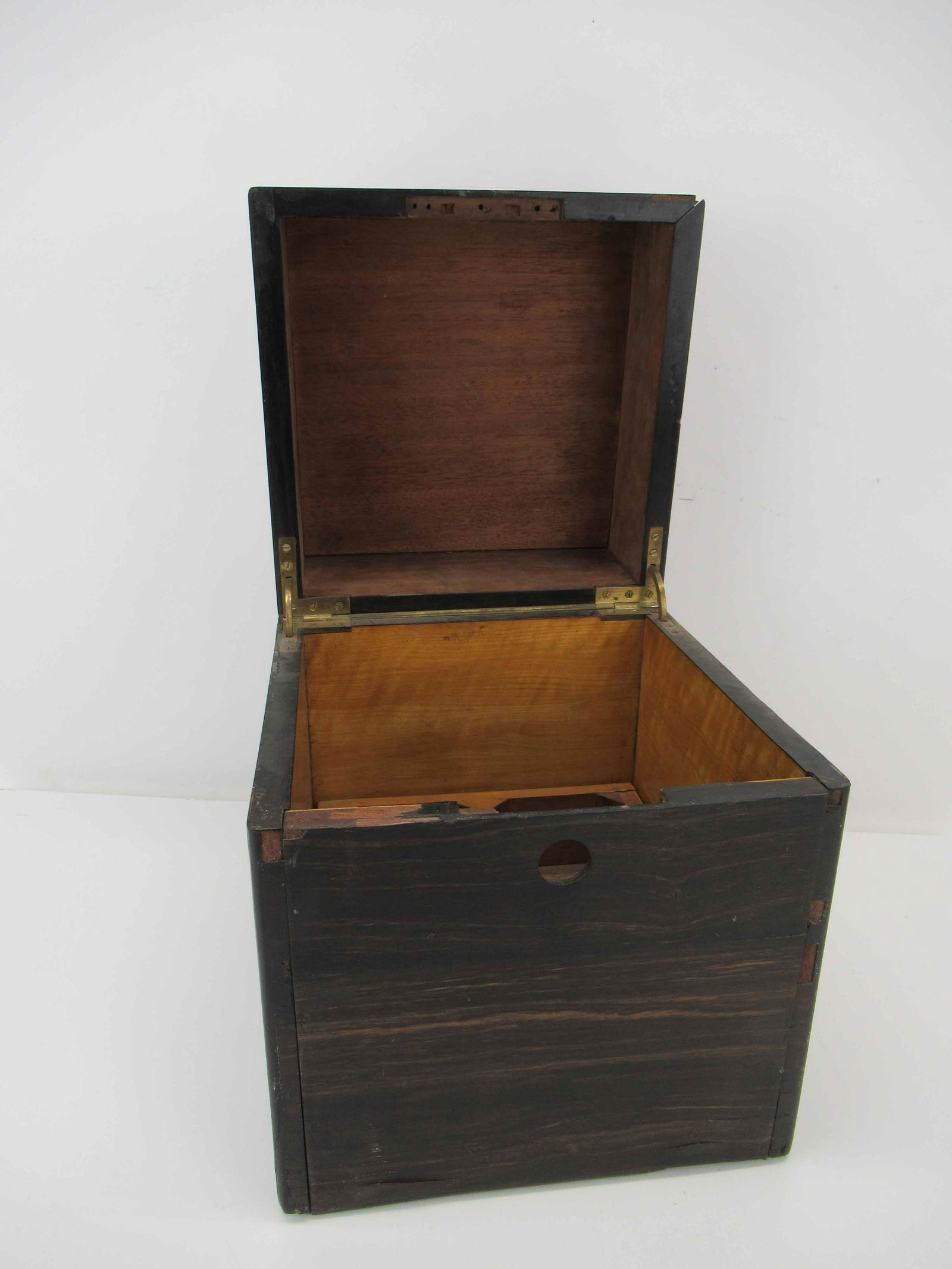 Antique Four Bottle Decanter Spirit Travel Box (1 of 7)