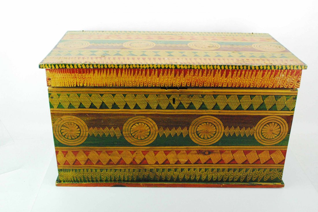 Pine Paint Decorated Petite Blanket Box (1 of 6)