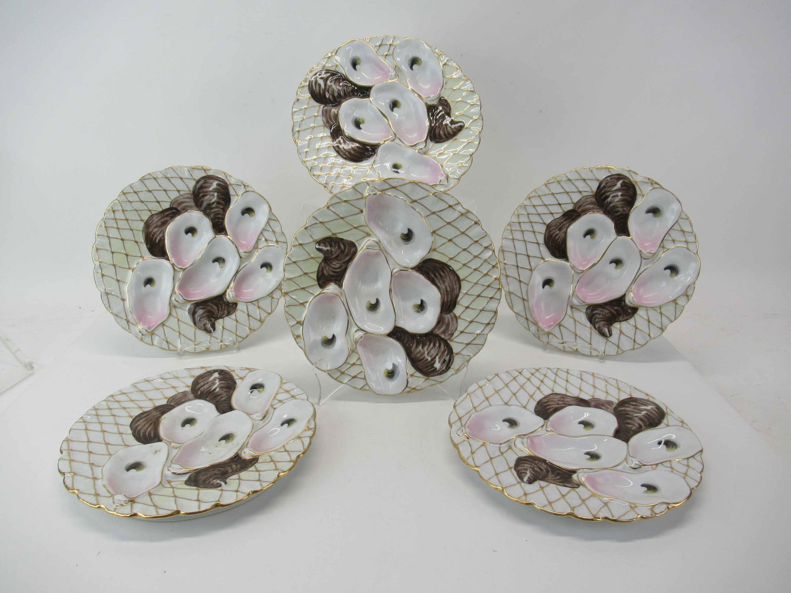 Six Davis Collamore & Co Oyster Plates (1 of 5)