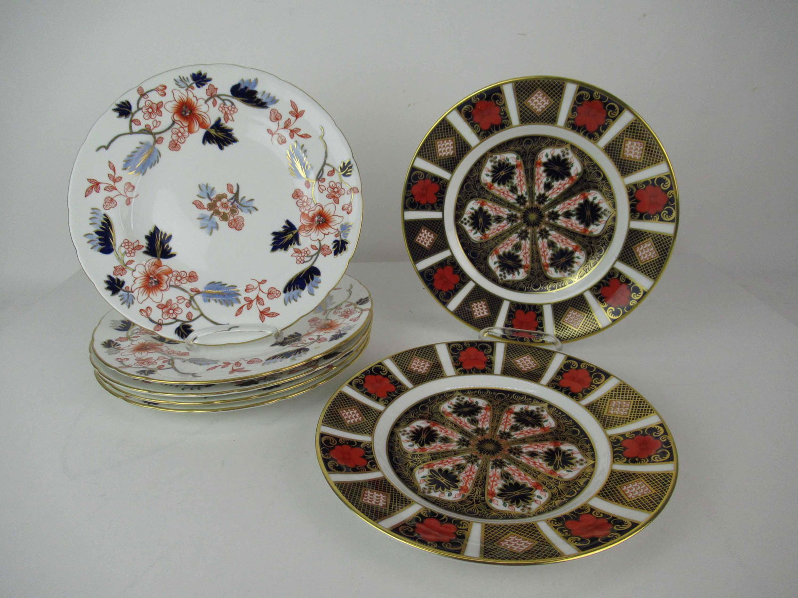5 Royal Crown Derby Beaumont Luncheon Plates (1 of 6)