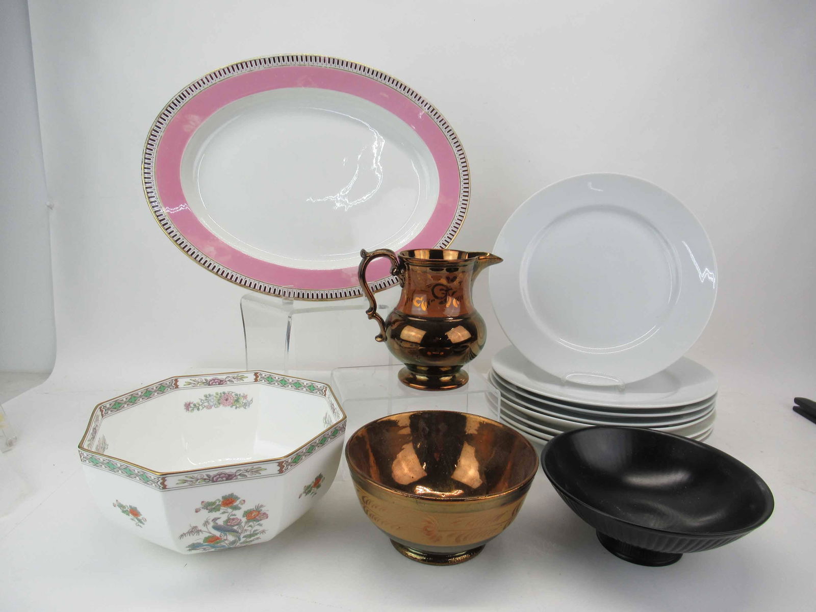 Group of Assorted Porcelain Table Articles (1 of 9)