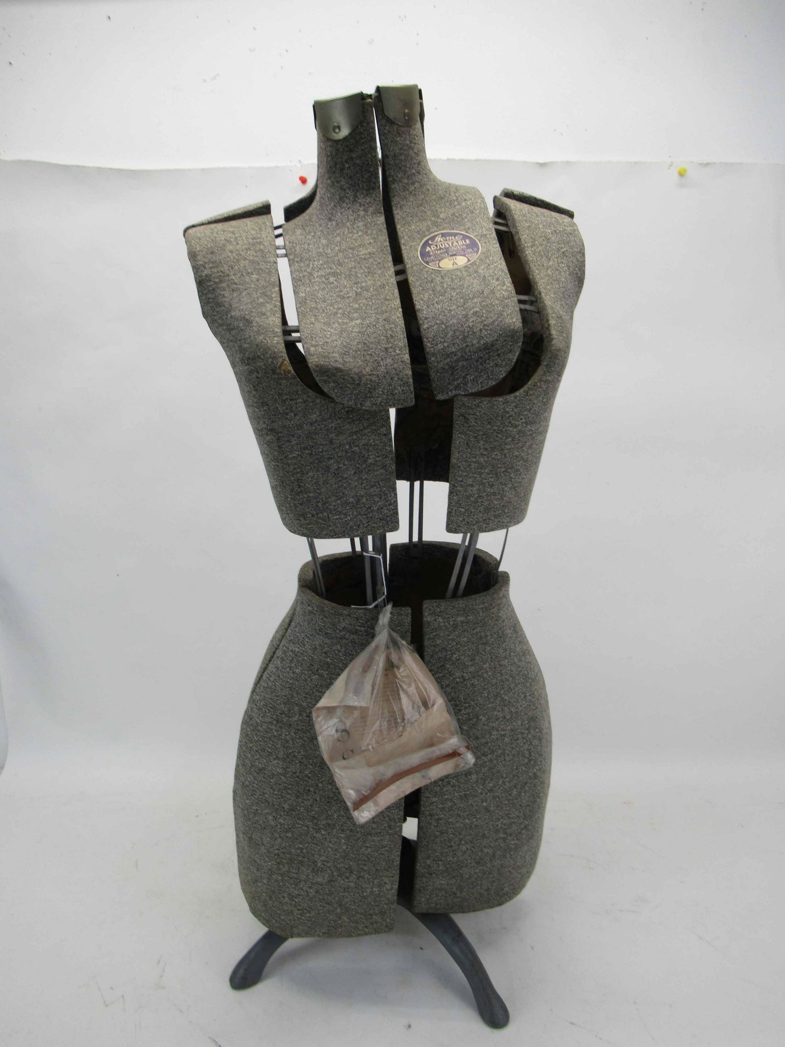 Vintage Acme Adjustable Dress Form Size A (1 of 5)