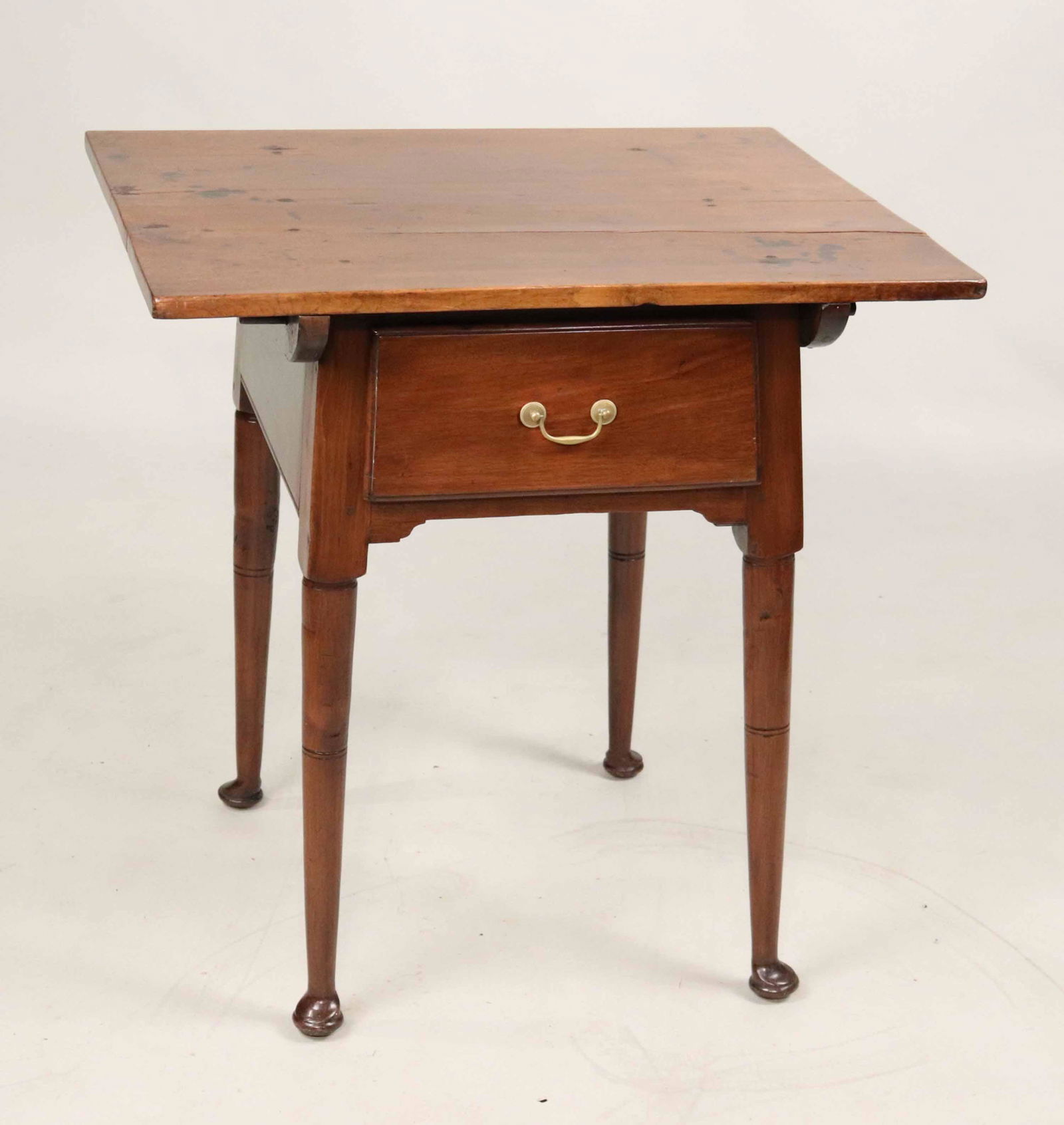Queen Anne Diminutive Walnut Tilt Tavern Table (1 of 7)