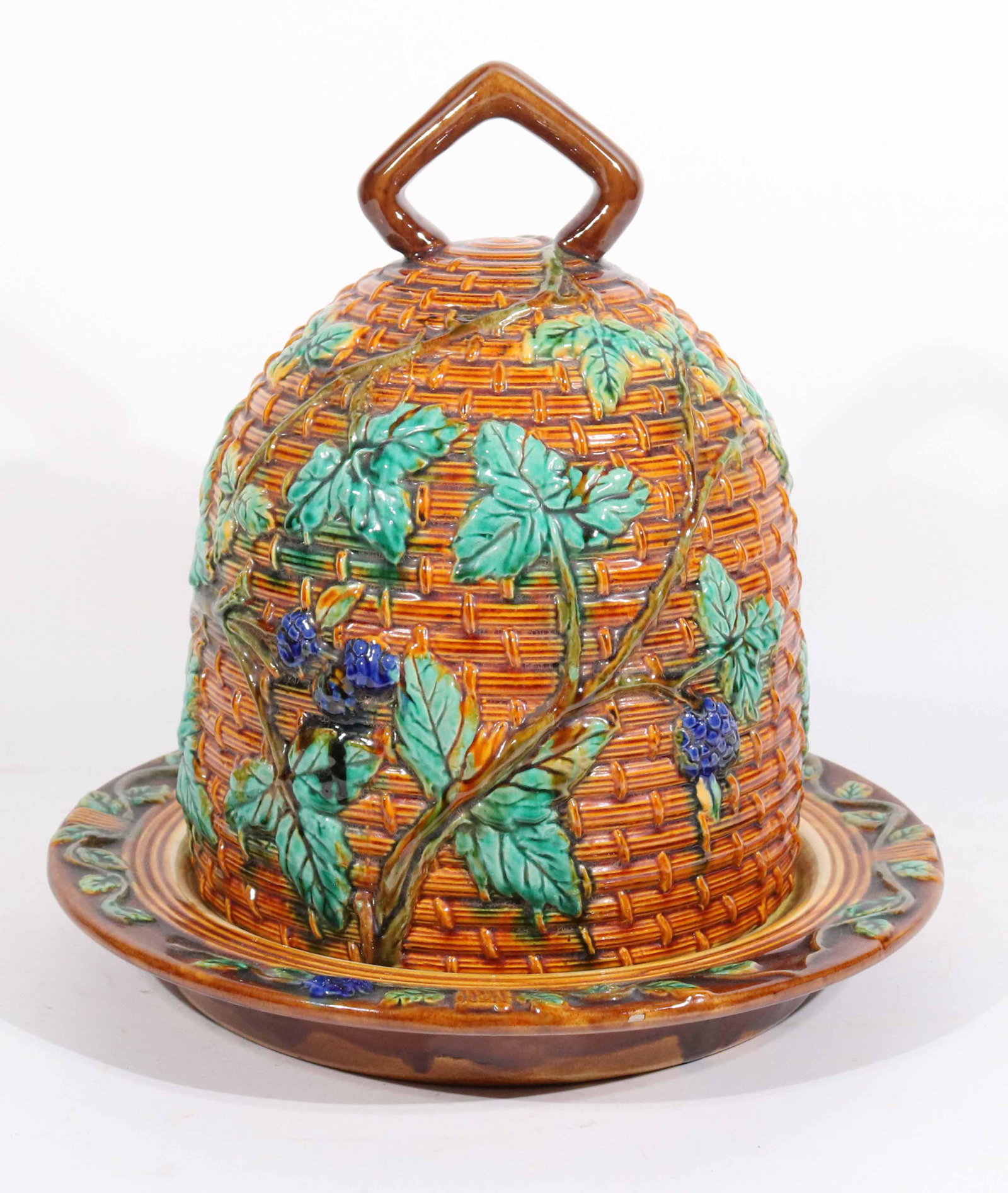 Large Minton Majolica Beehive Cheese Dome: Marked underside. 14"h x 14"dia.