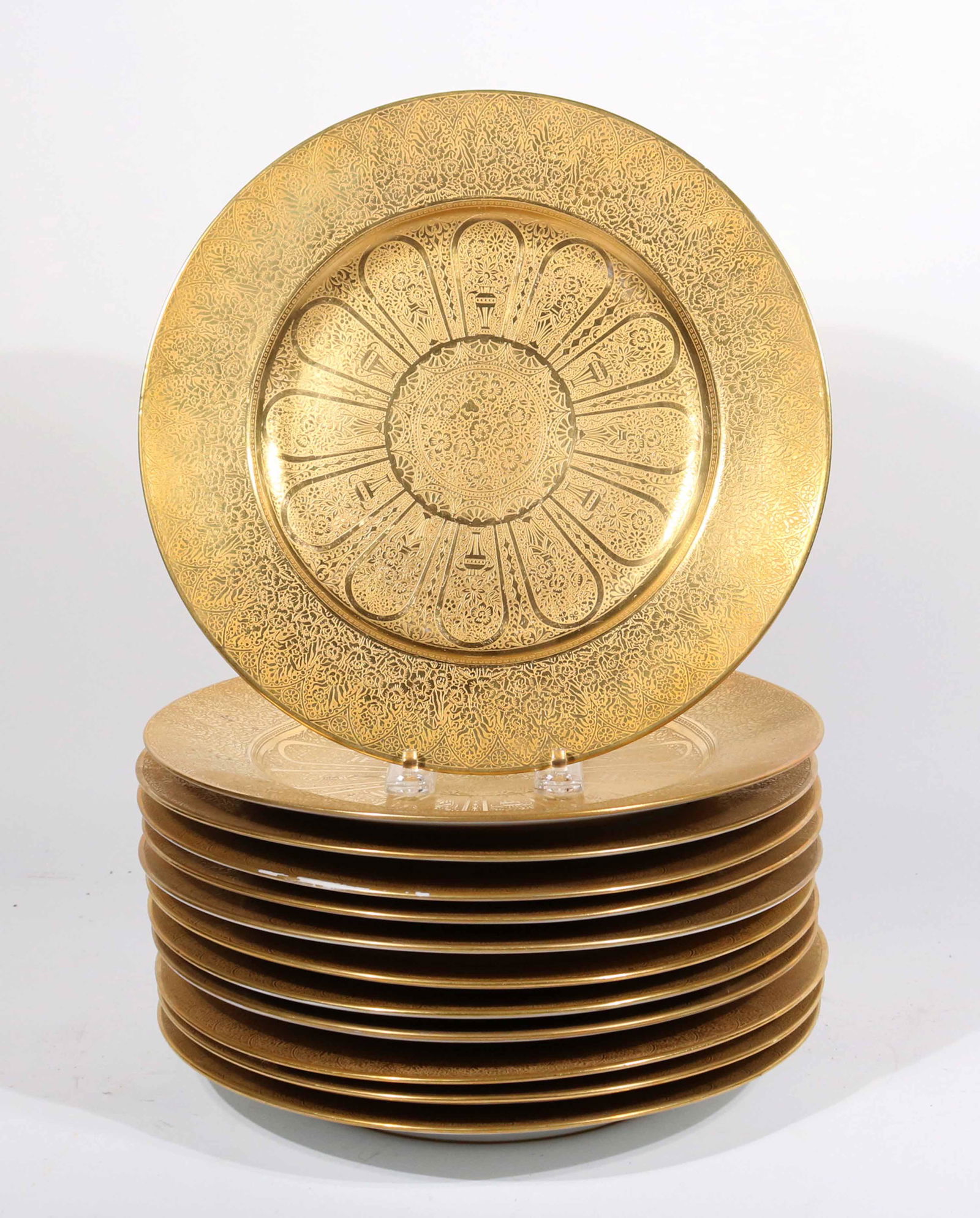Twelve Thomas Bavaria Gilt Dinner Plates (1 of 4)