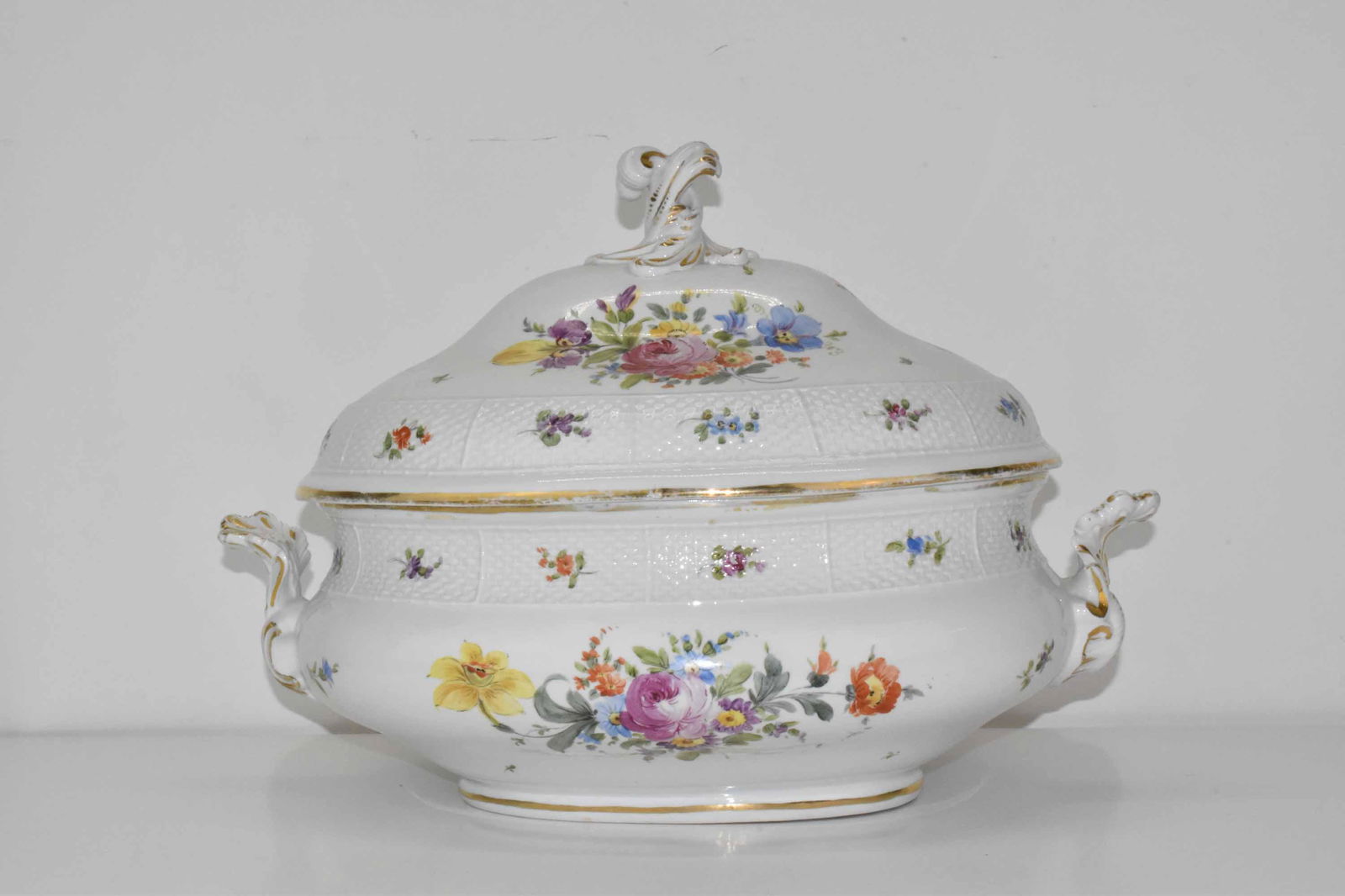 Meissen Porcelain Floral Oval Tureen (1 of 10)