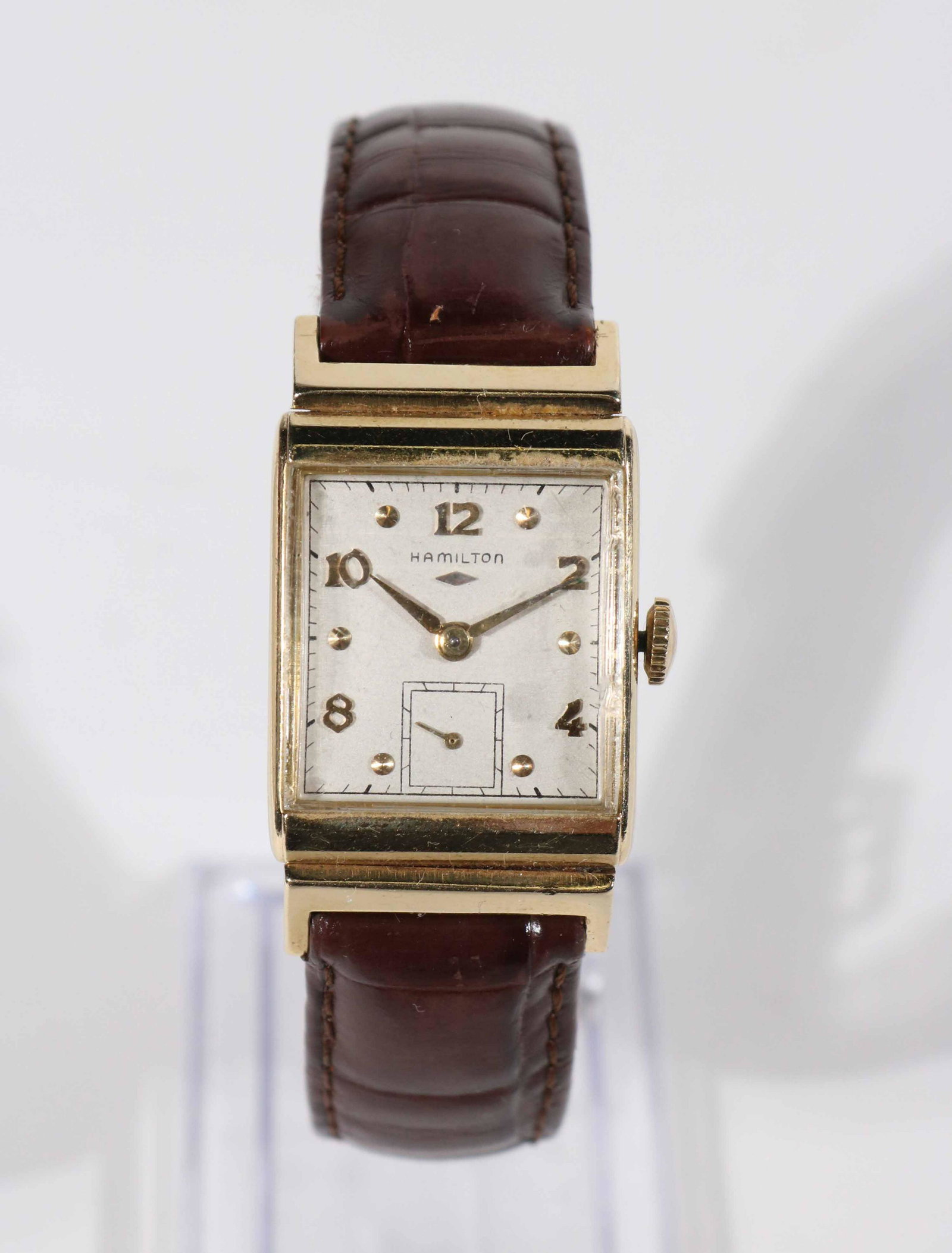Vintage Hamilton Tank 14K Gold Manual Watch: Vintage Hamilton Watch Co. art deco 14K Gold tank mechanical watch. wear/worn/light scratches to case and crystal but in overall Good condition, mechanical winding movement (manual hand wind), swiss m