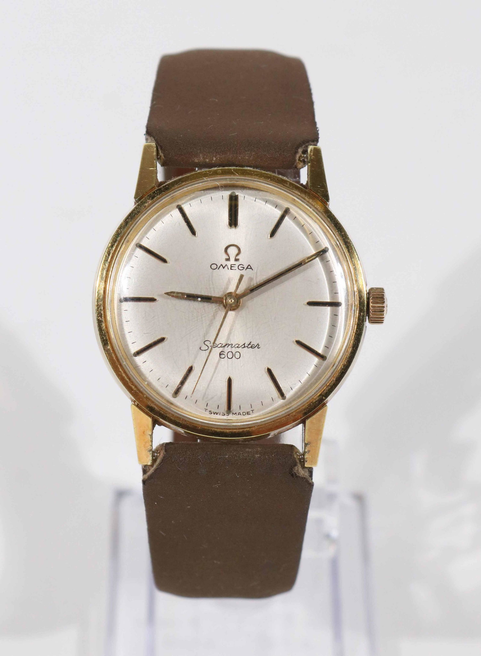 Vintage Omega Seamaster 600 Manual Wind Watch: vintage Omega Sea Master 600 Mechanical hand-winding watch, circa 1960's. wear/worn/light scratches to case and crystal but in overall Good condition, manual winding mechanical movement, swiss made, c