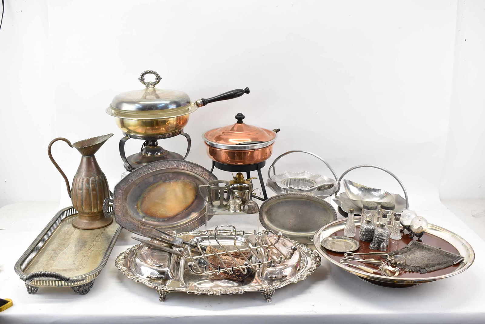 Group of Silverplate Table Articles (1 of 8)