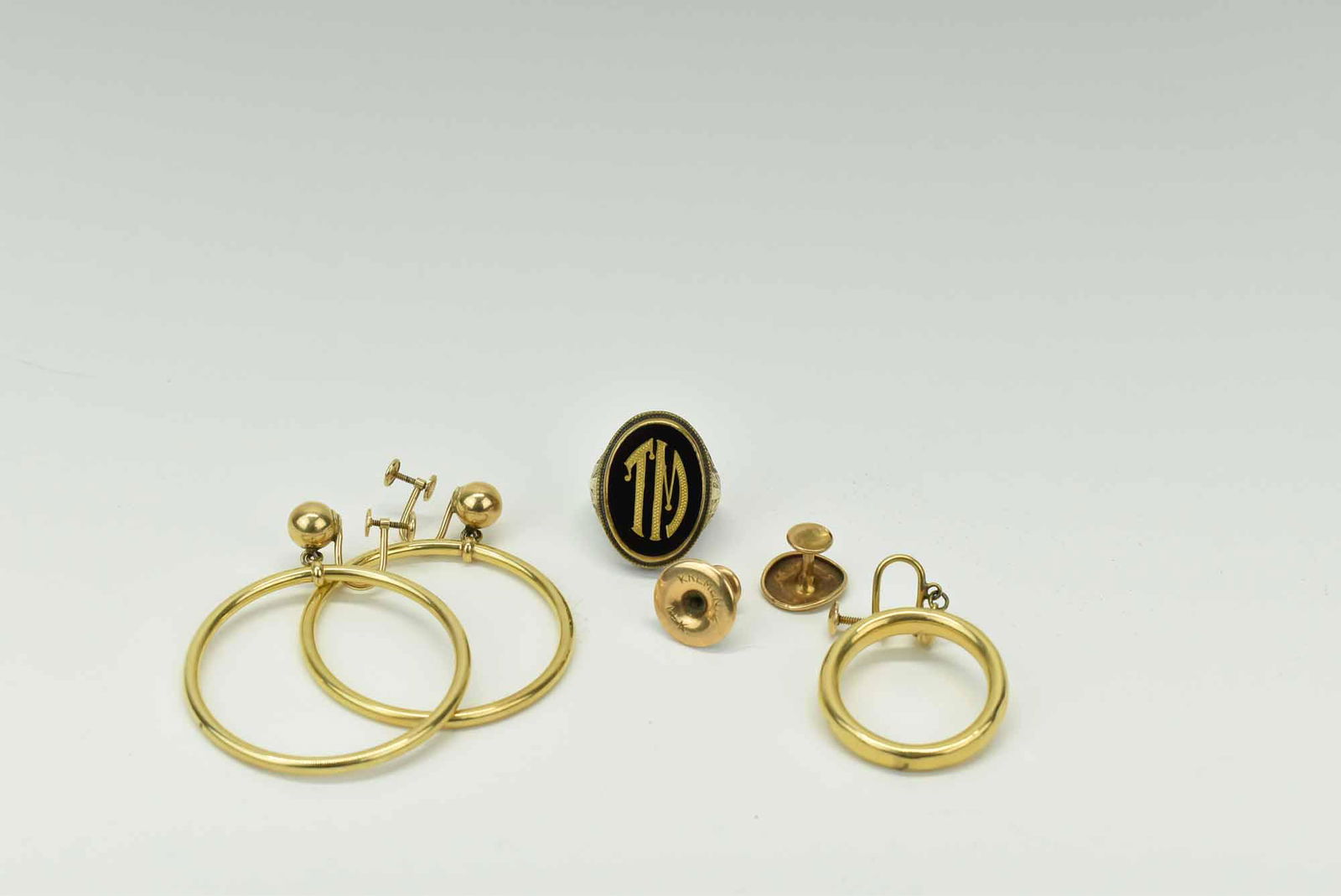 Pair of Krementz 14K Gold Cufflinks Studs (1 of 9)