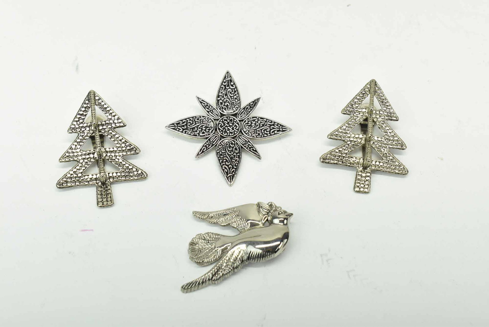 4 John Hardy Silver Tone Christmas Tie Scarf Clip (1 of 3)