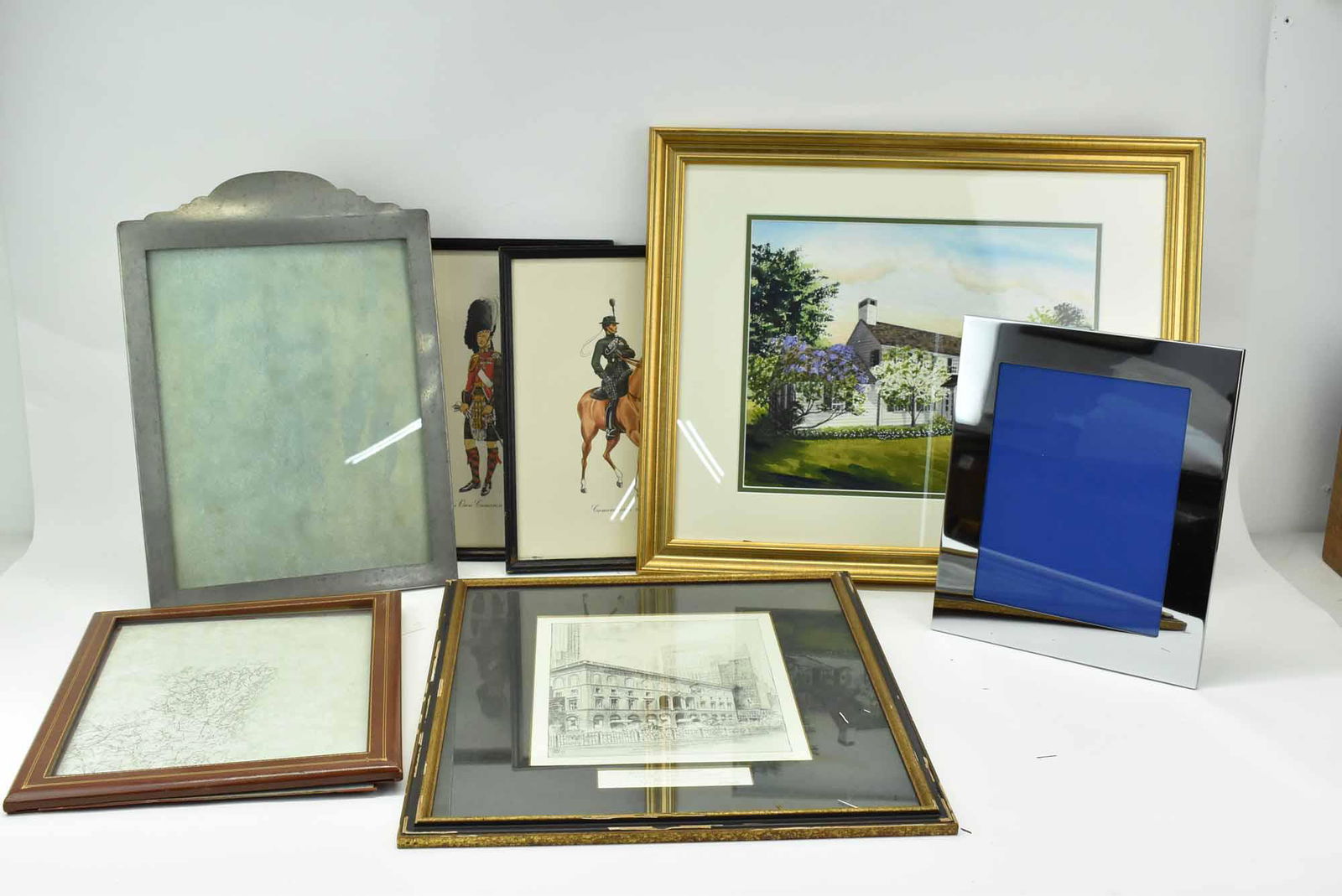 Group of Assorted Artwork and Picture Frames (1 of 10)
