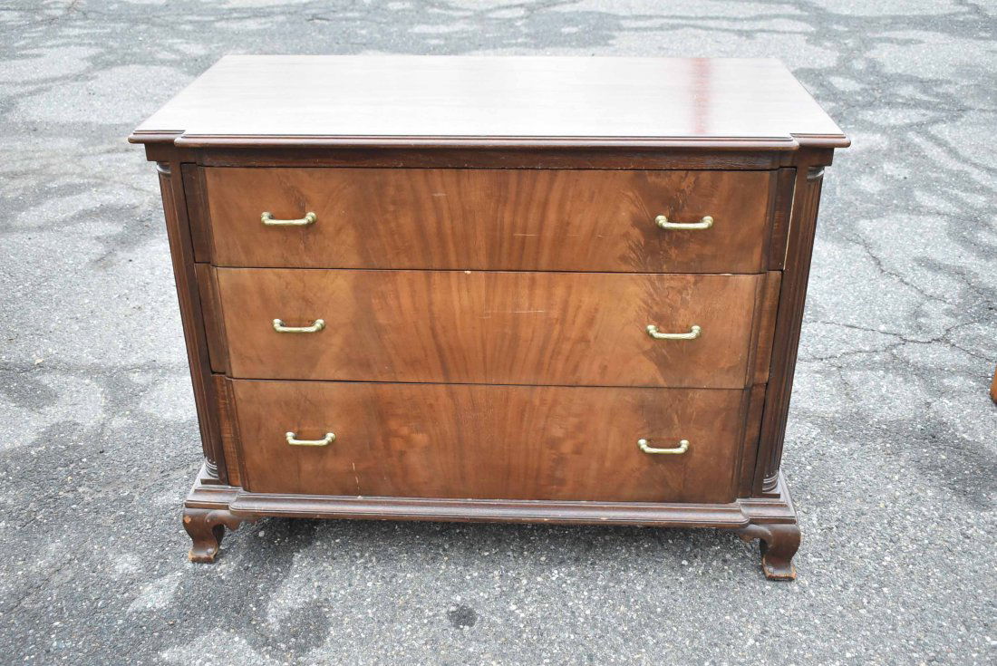 Chippendale Style Mahogany Block Front Chest (1 of 7)