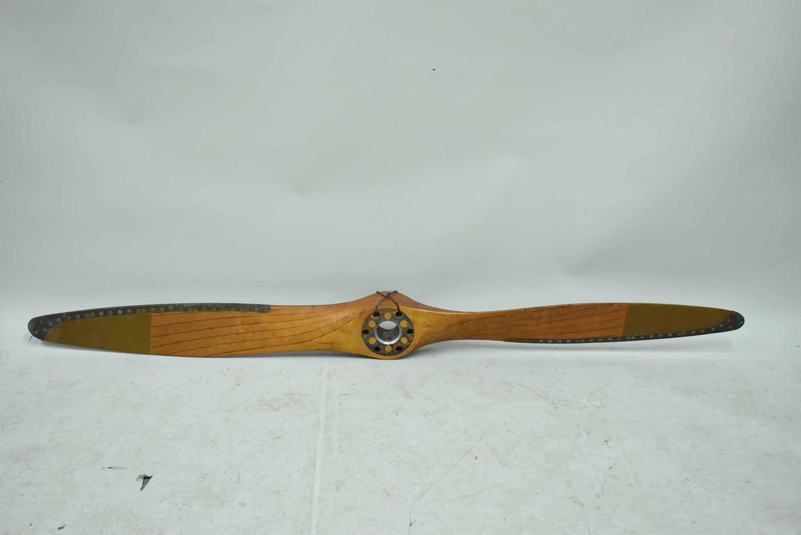 Vintage Wooden Sensenich Airplane Propeller (1 of 10)