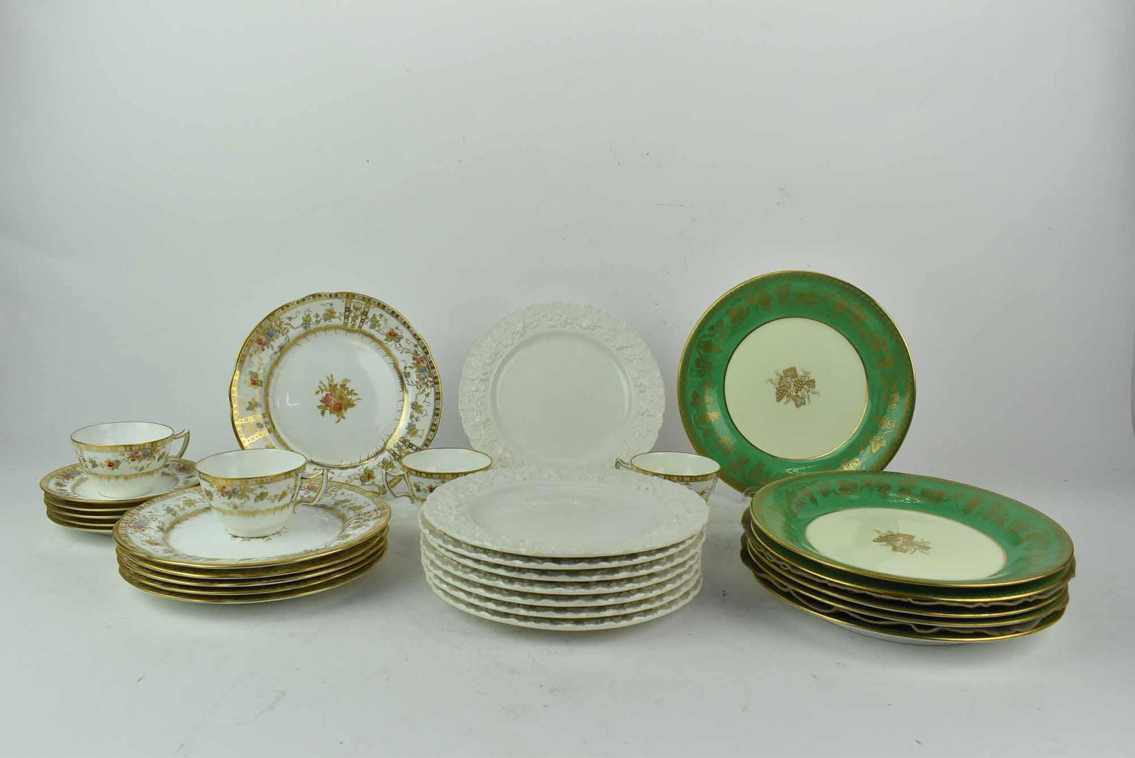 Group of Assorted Wedgwood Porcelains (1 of 6)