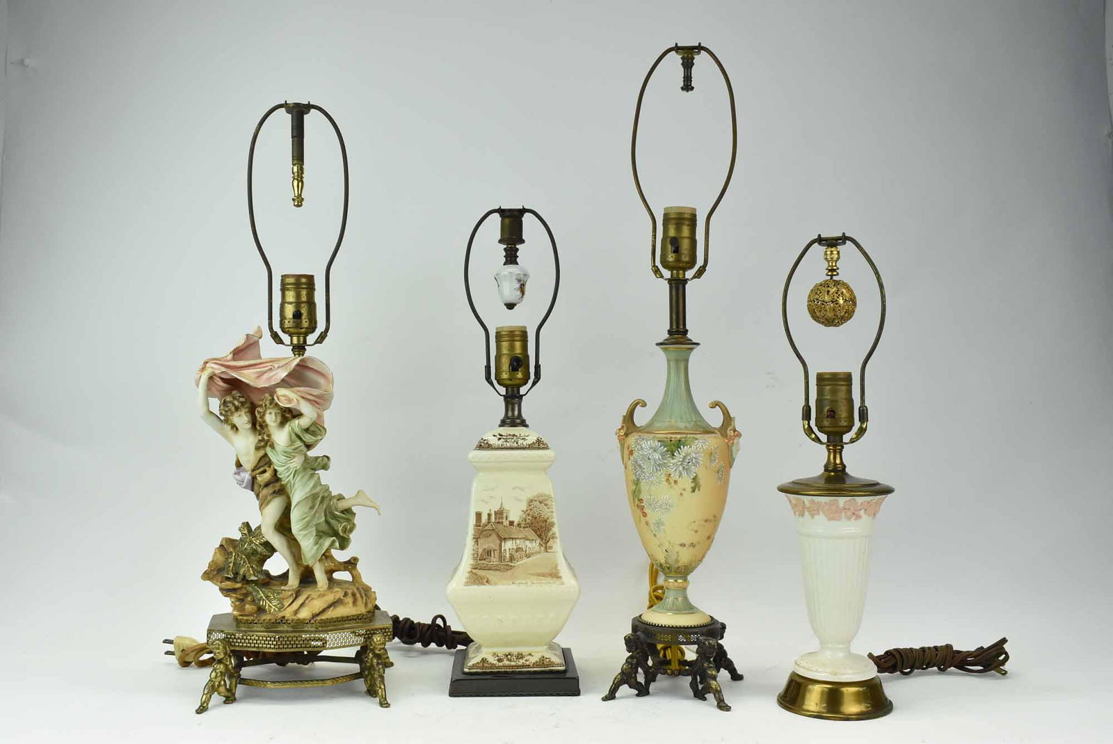 Wedgwood Queensware Table Lamp (1 of 10)