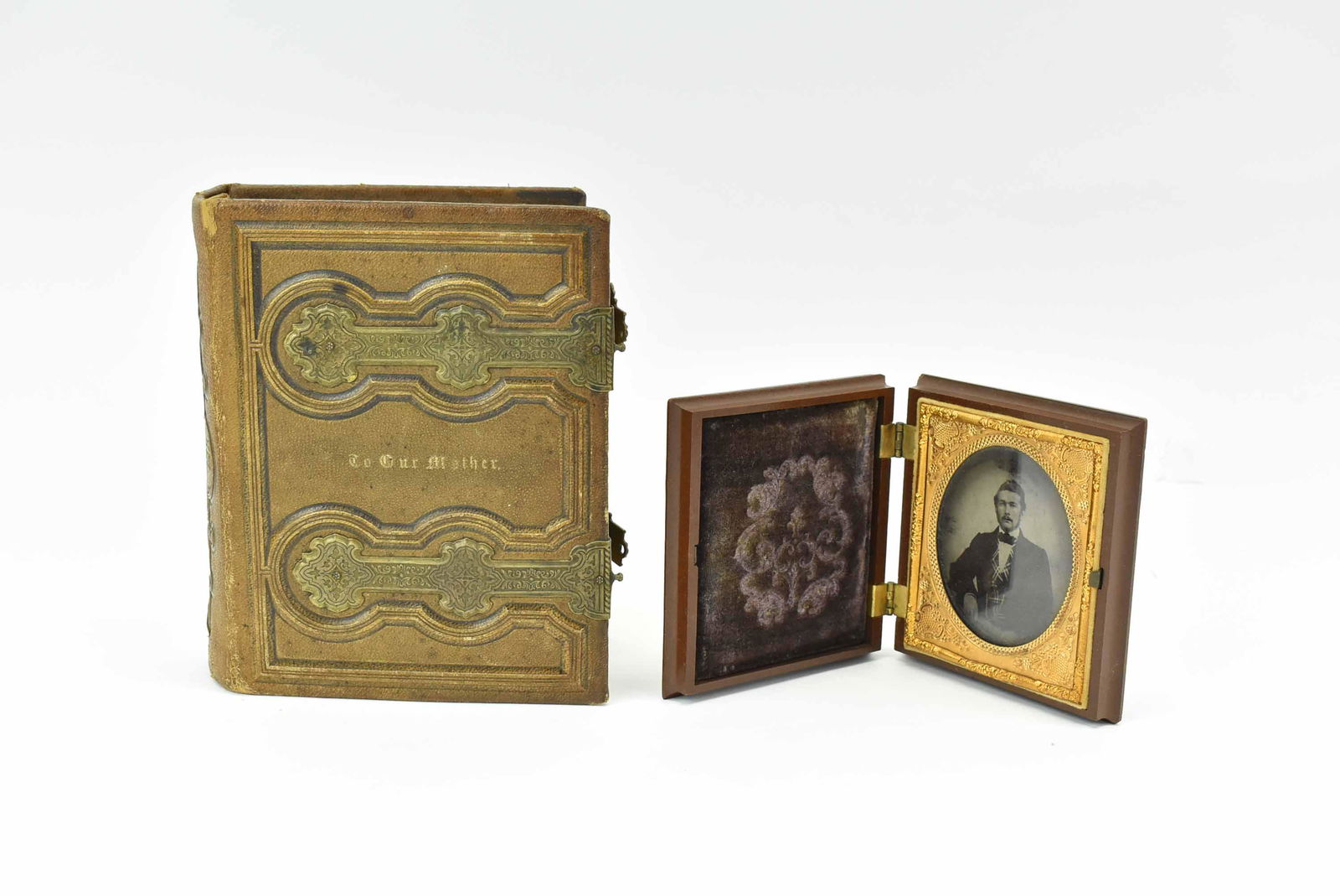 Antique Tintype Photo in Thermoplastic Union Case (1 of 9)