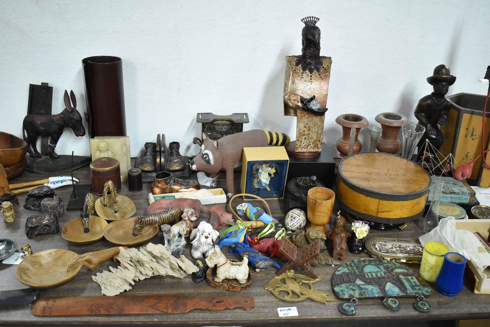 Group of Assorted Table Articles (1 of 11)