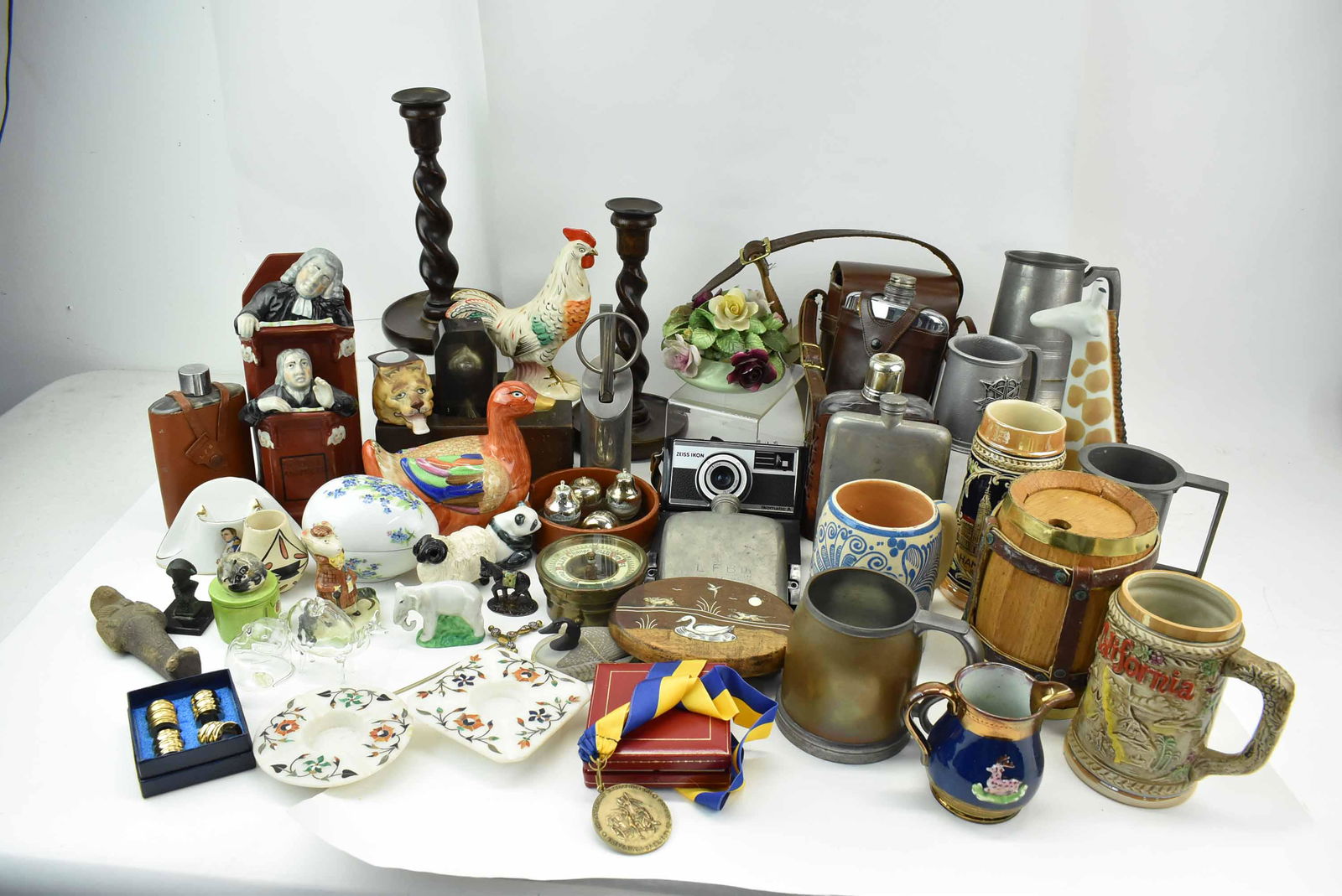 Group of Assorted Porcelain Table Articles (1 of 13)