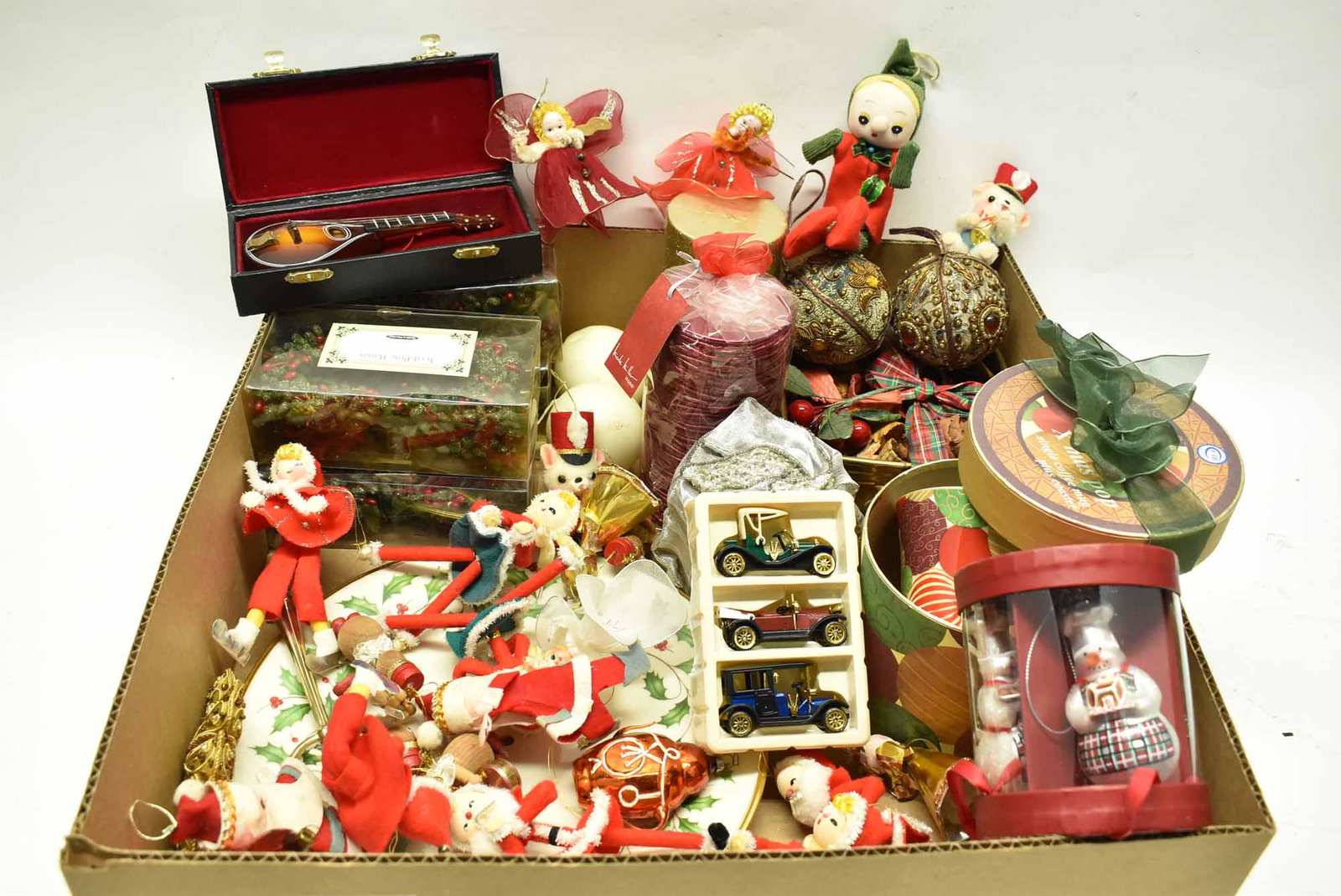 Group of Assorted Christmas Decorations (1 of 7)