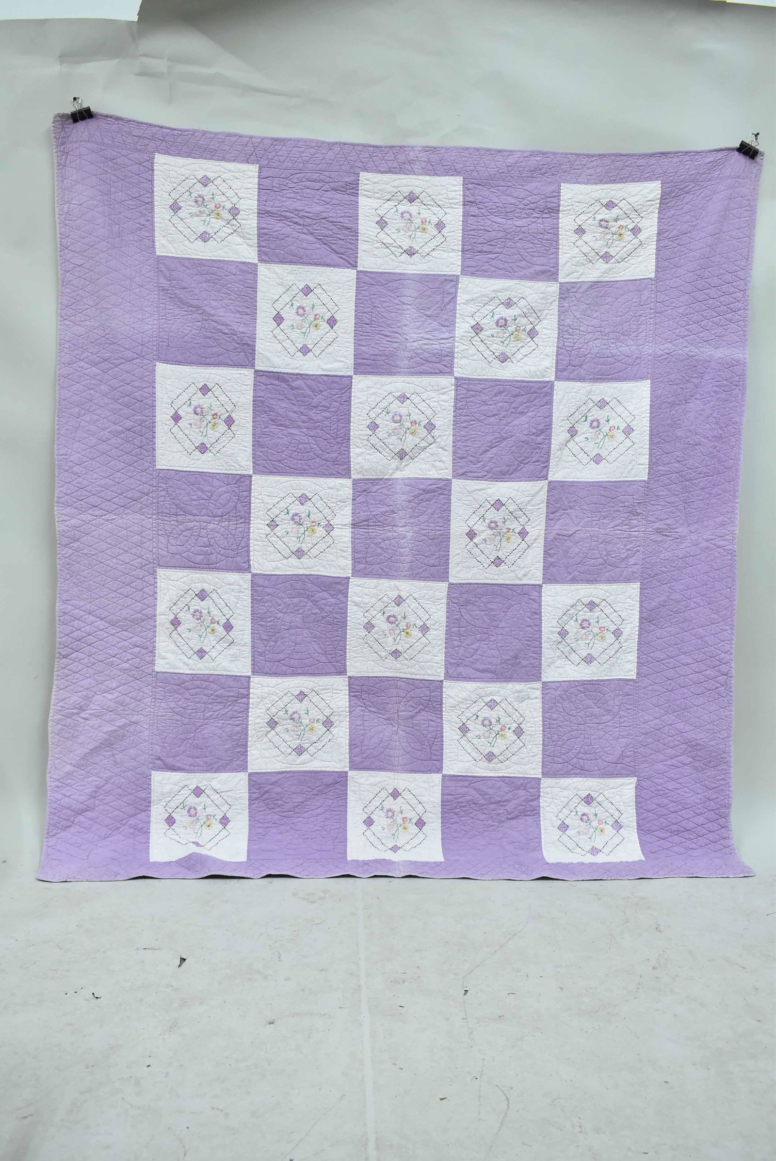 Vintage Handmade Quilt (1 of 9)