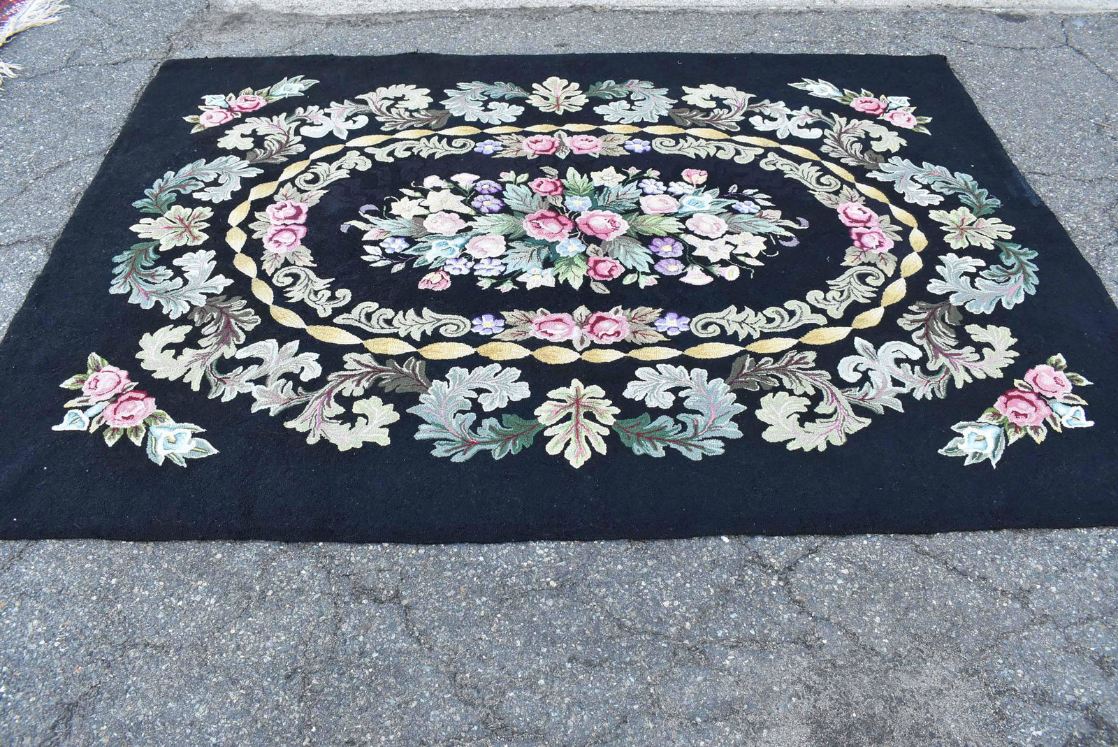 Floral Hooked Area Rug (1 of 7)