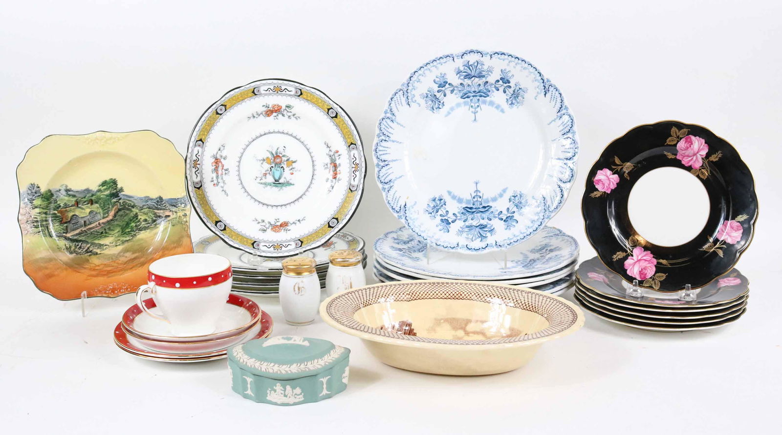 Group of Assorted Porcelain Table Articles (1 of 8)