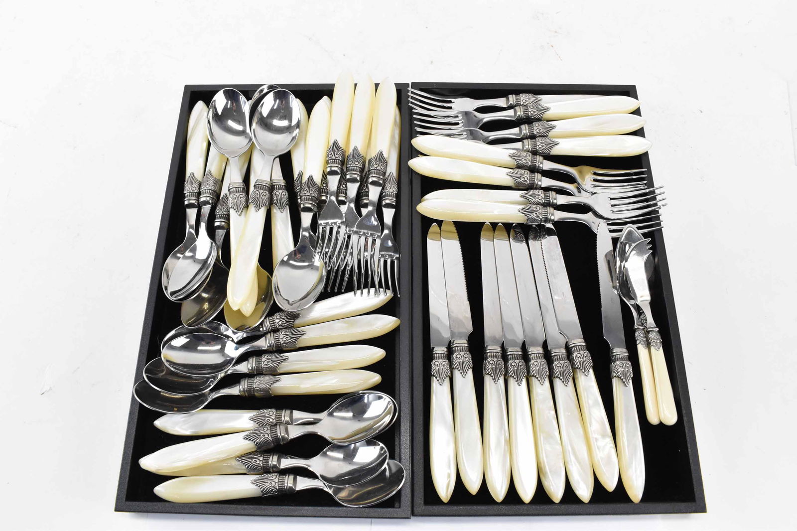 40 Pc Set of Italian Stainless Flatware (1 of 5)
