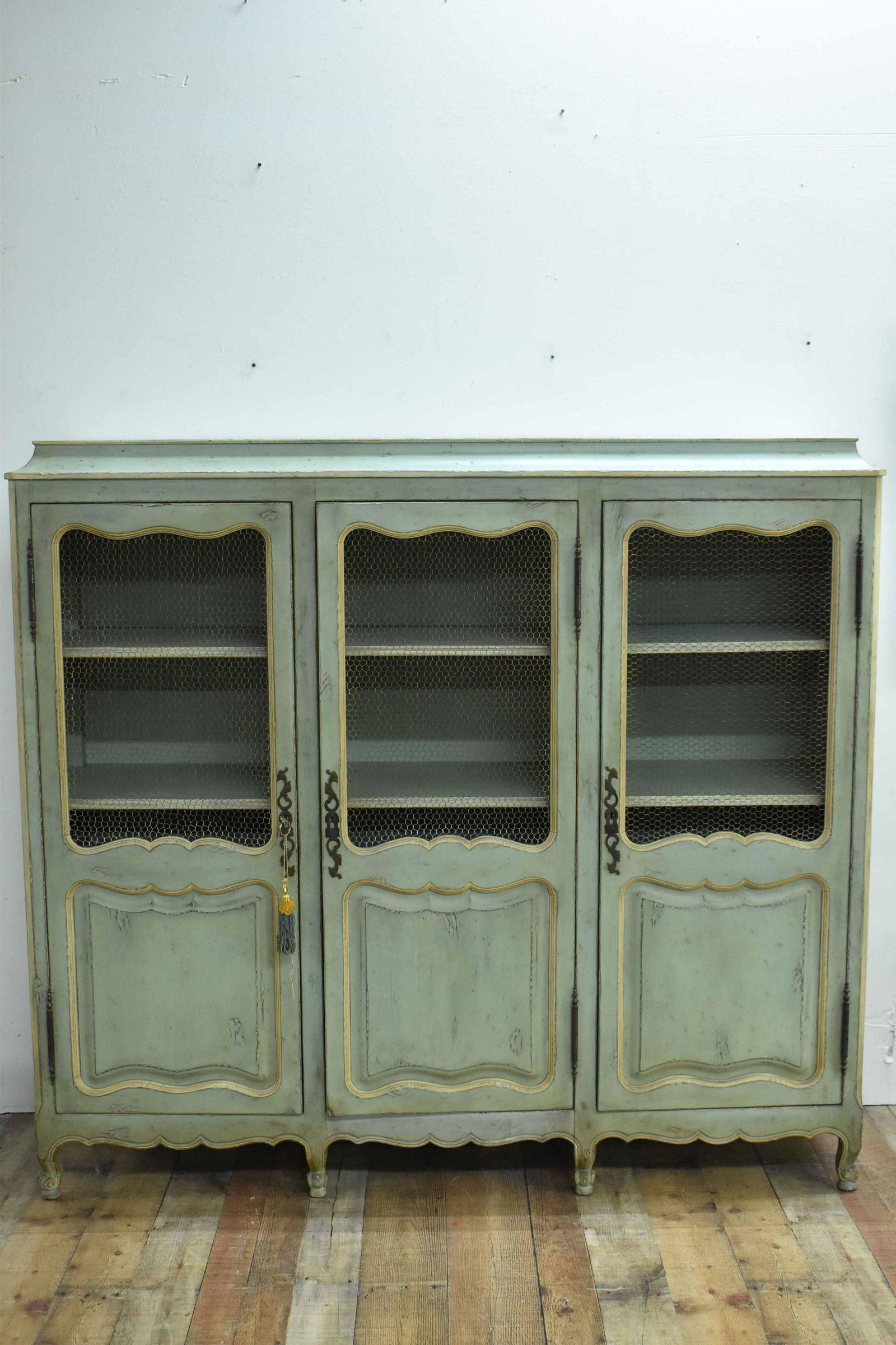 French Provincial Wire Front Cabinet (1 of 7)