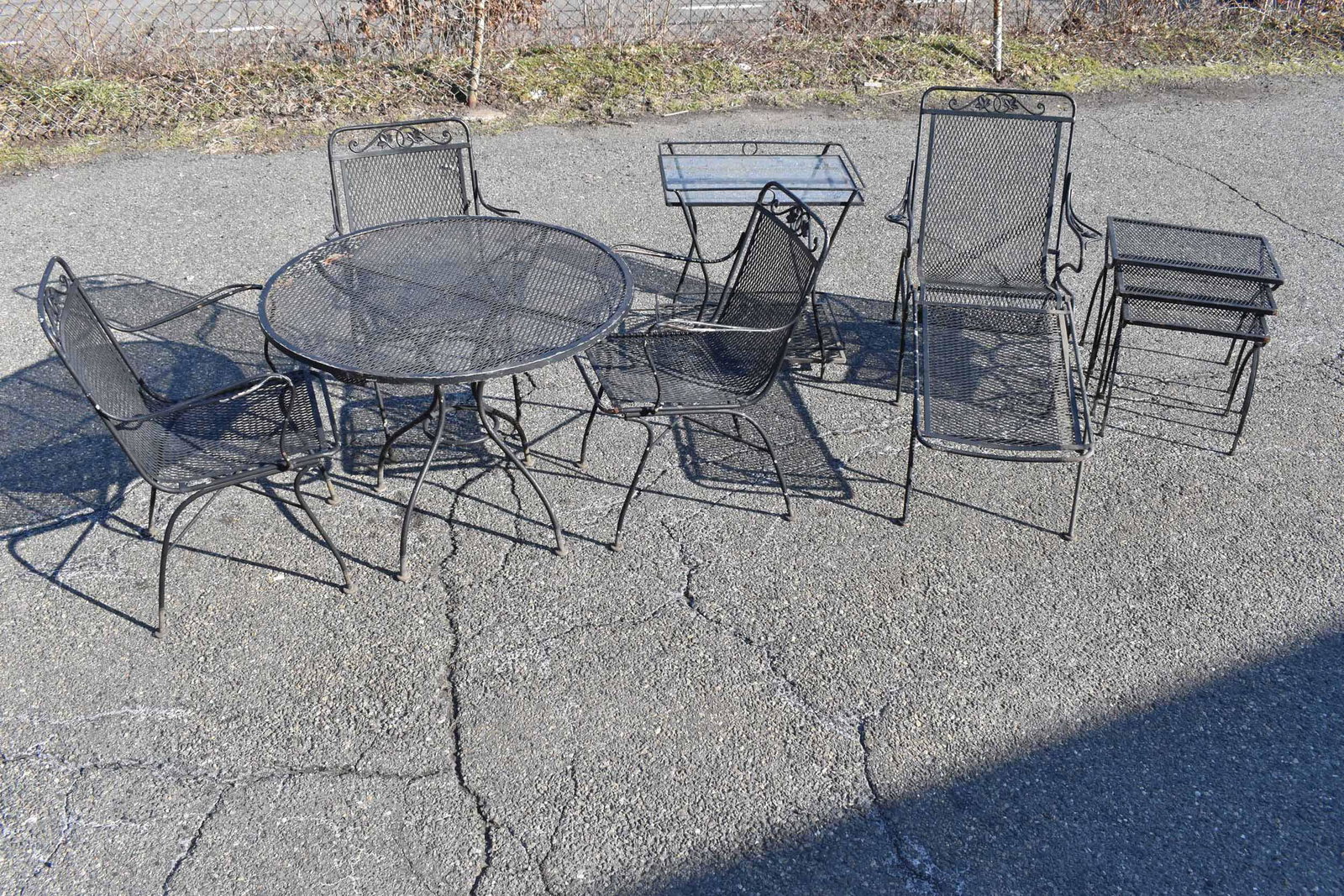Set of Iron Patio Furniture (1 of 5)