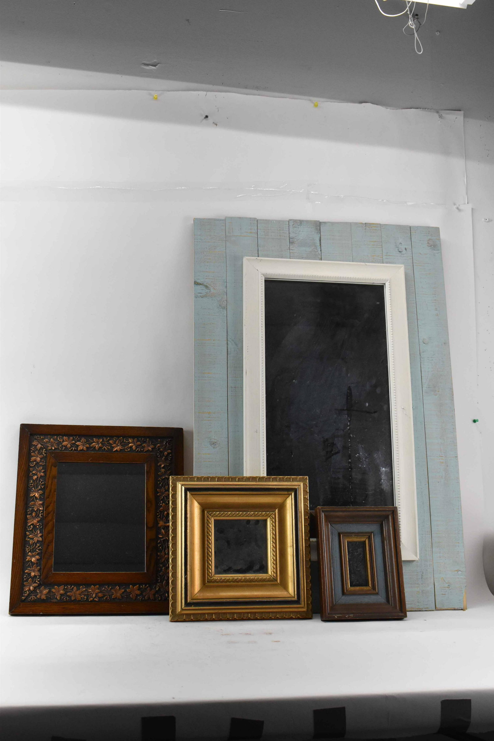 Four Assorted Decorative Mirrors (1 of 7)