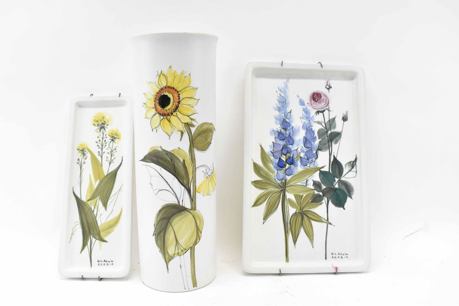 Hilkka-Liisa Ahola Arabia Finland Faience Vase (1 of 6)