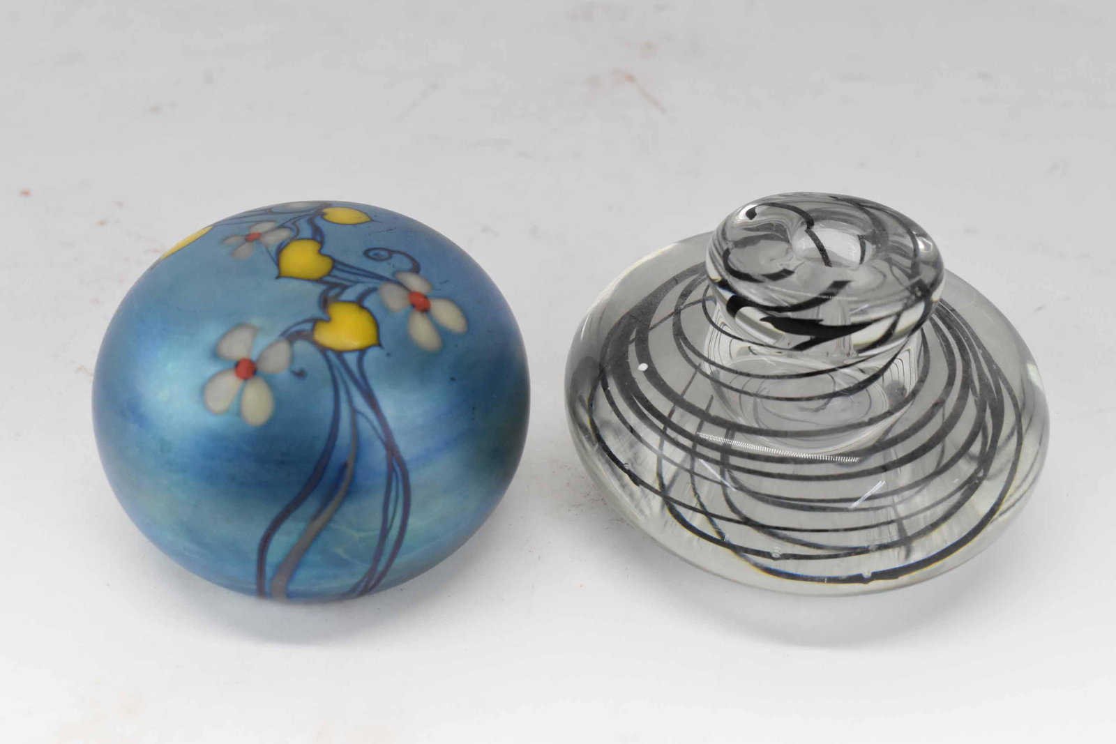 Orient And Flume Floral Art Glass Paperweight (1 of 5)