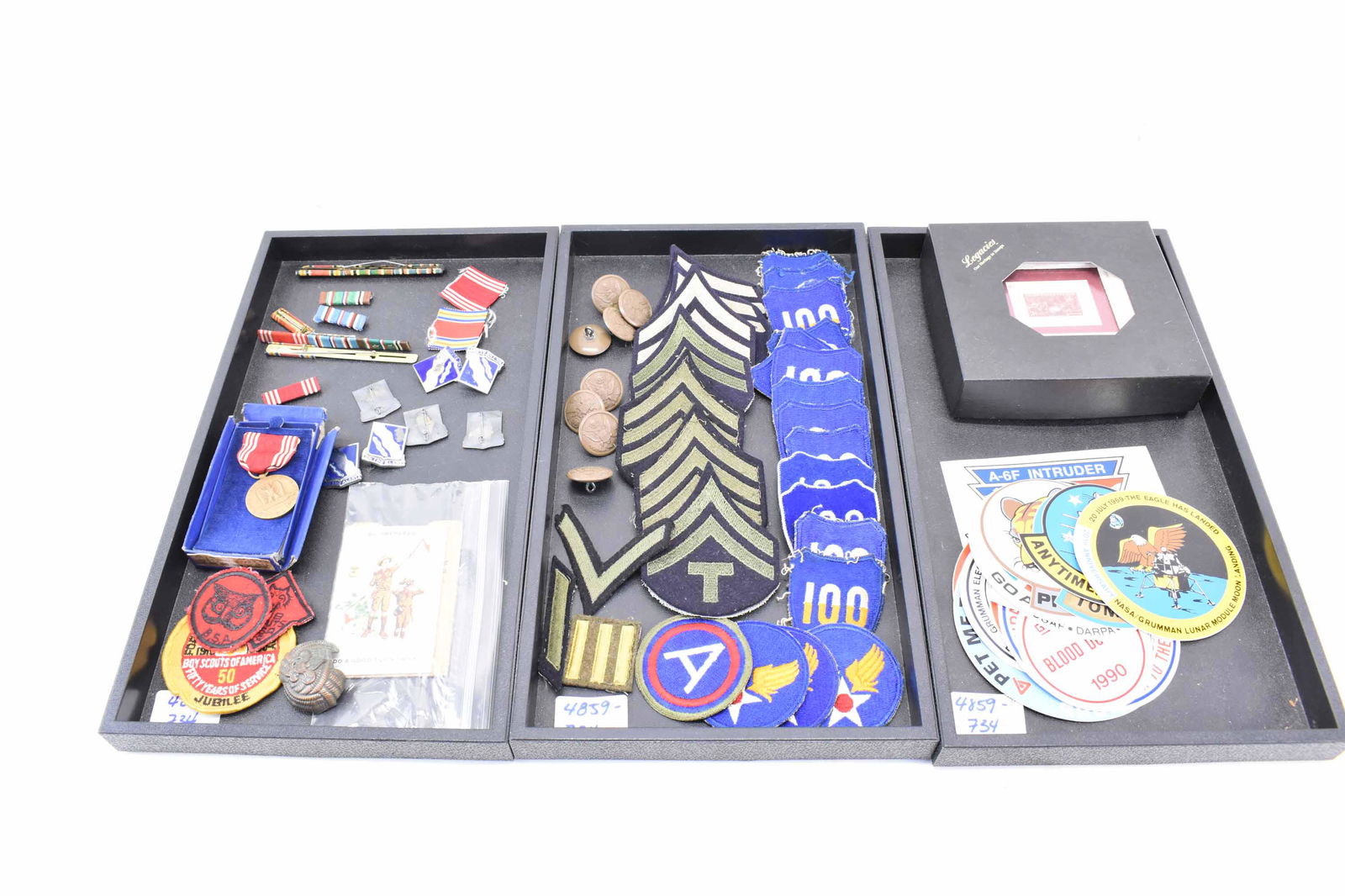 Group of Assorted US Military Patches and Medals (1 of 10)