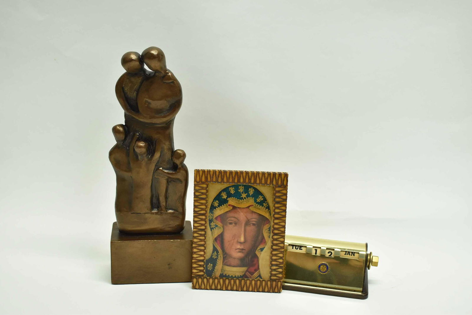 Bronze Composite Family Sculpture (1 of 8)