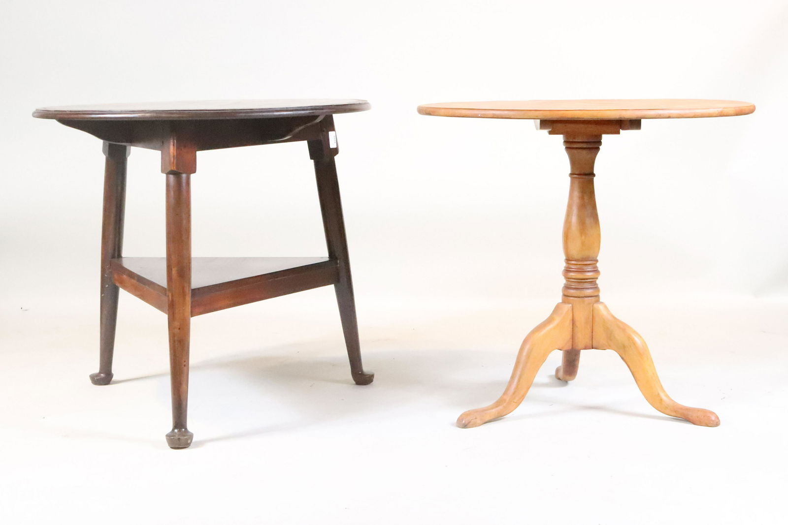 Chippendale Style Maple Tilt Top Tea Table (1 of 8)
