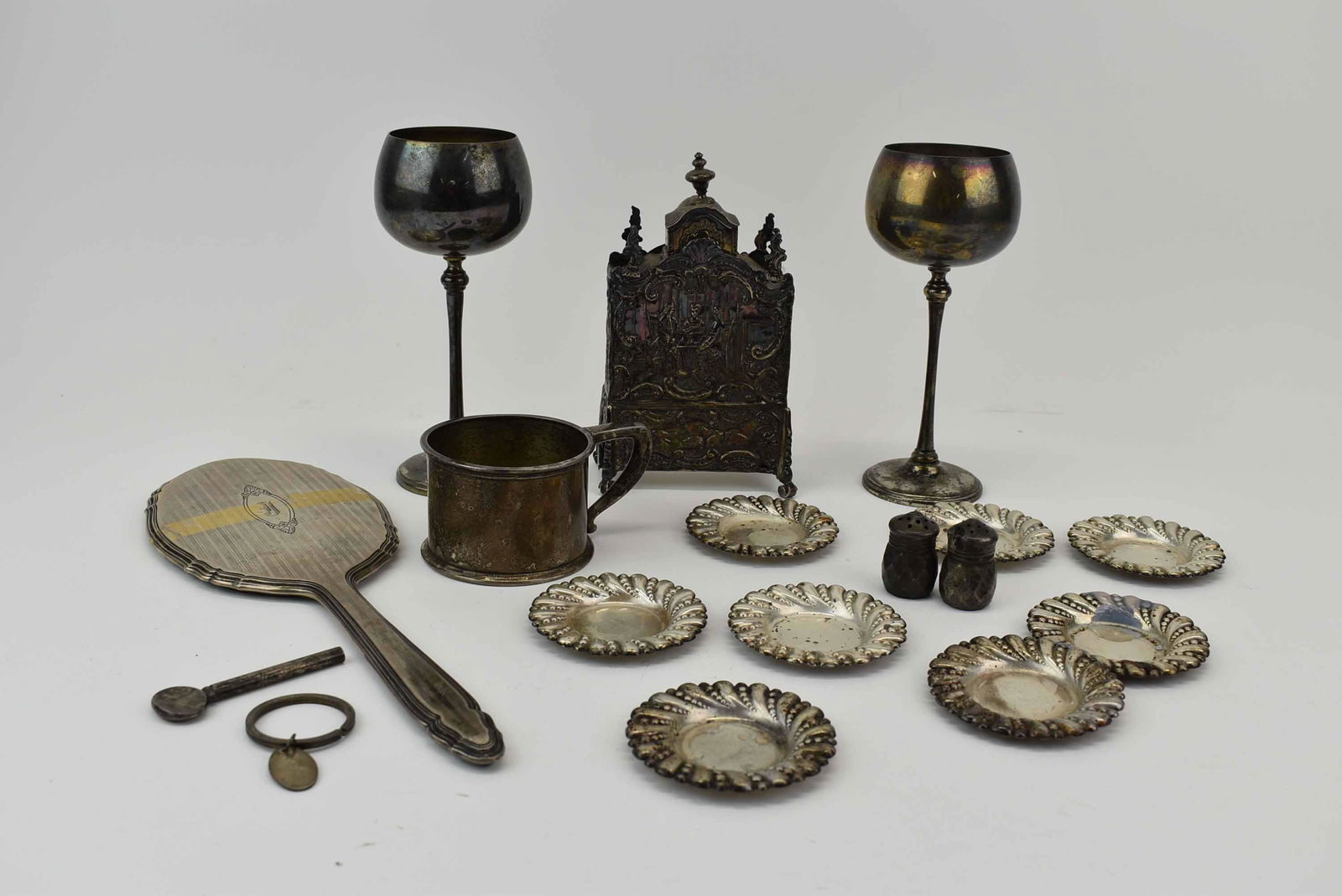 8 R. Wallace & Sons Sterling Butter Pats (1 of 8)