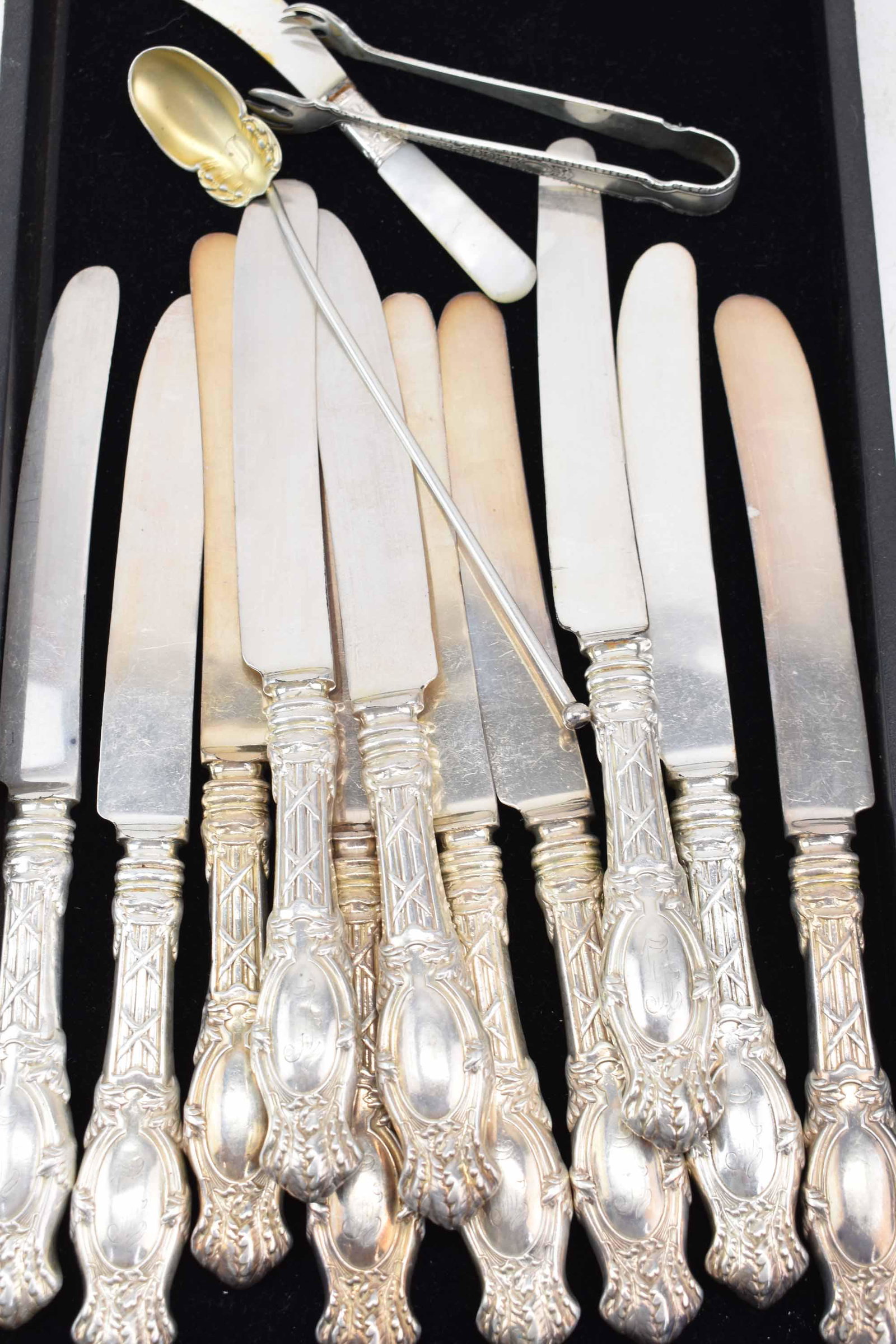 11 Sterling Handled Dinner Knives (1 of 5)