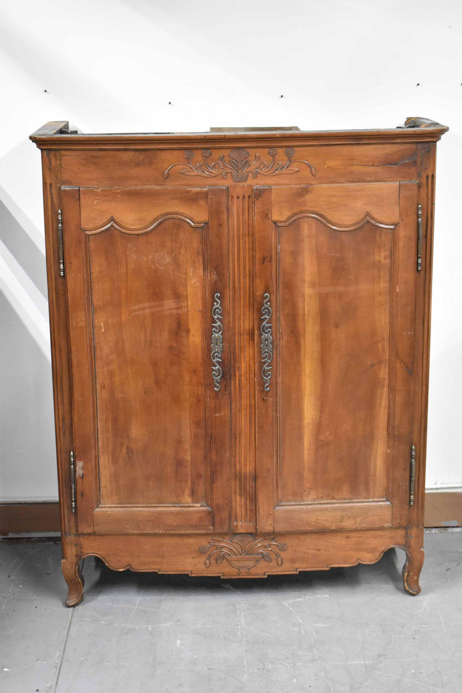 Provincial Hardwood 2 Door Wardrobe Cabinet (1 of 11)