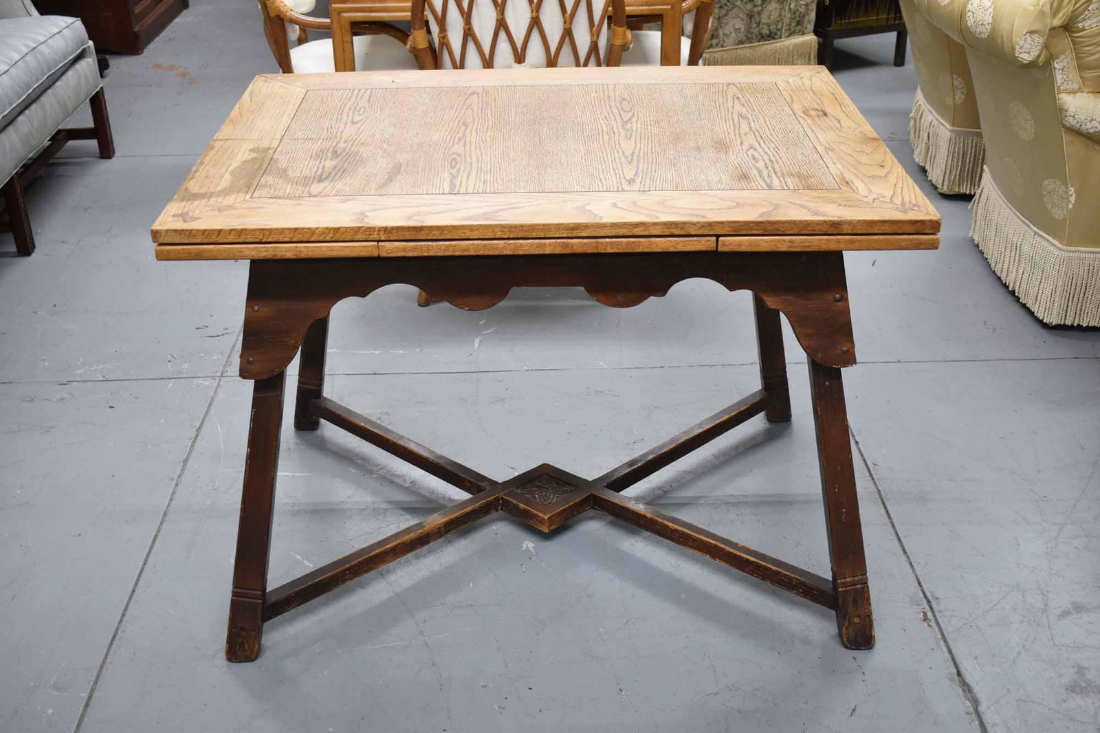 Arts and Crafts Style Draw Leaf Extension Table (1 of 6)