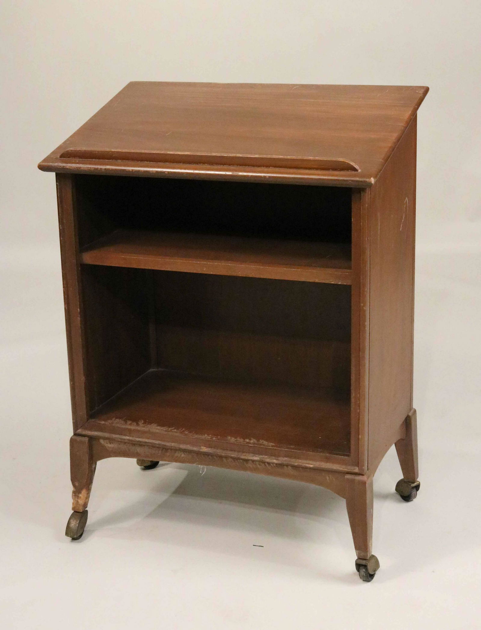 Mahogany Bookstand (1 of 4)