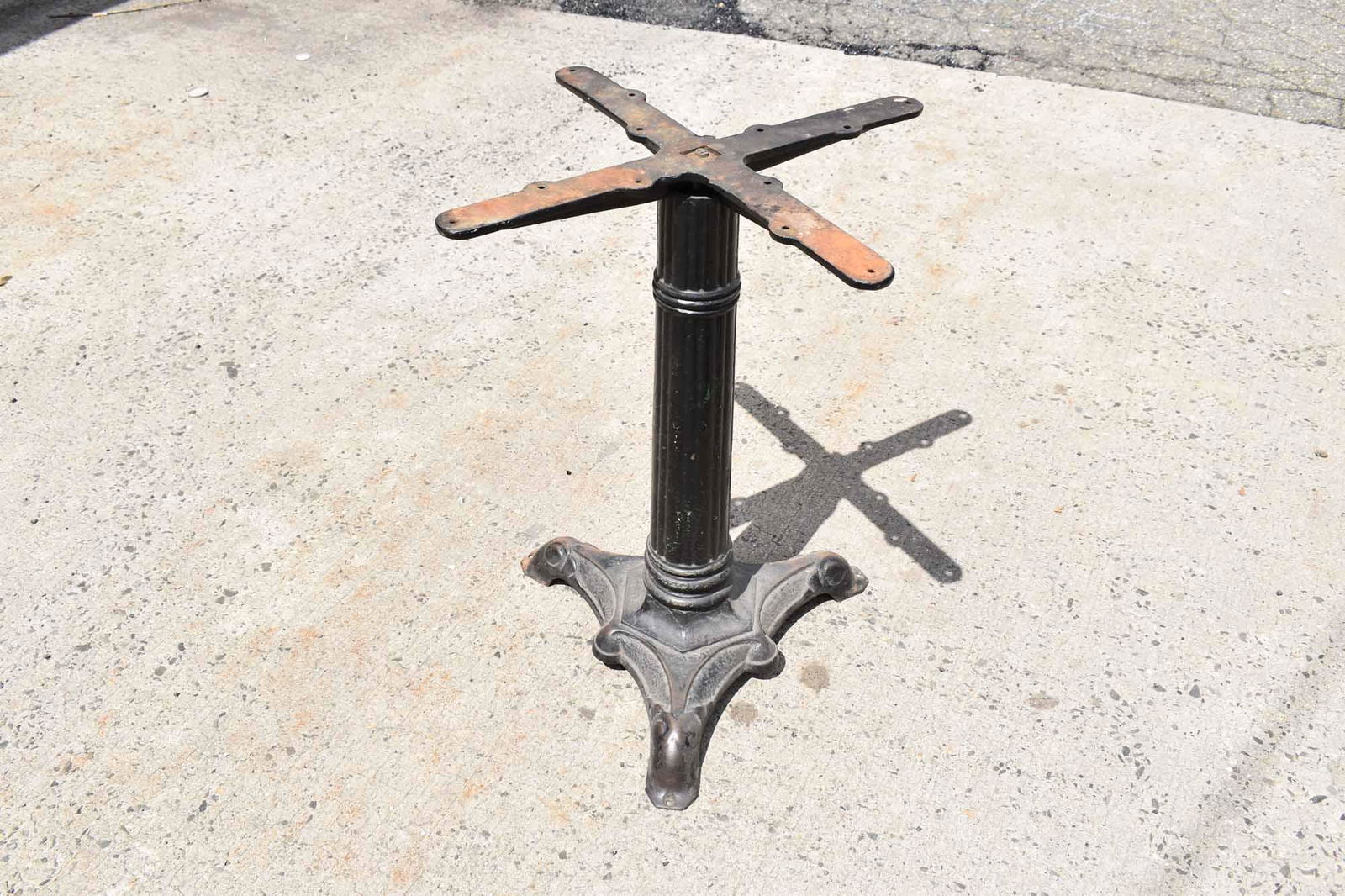 Black Painted Cast Iron Parlor Table Base (1 of 4)