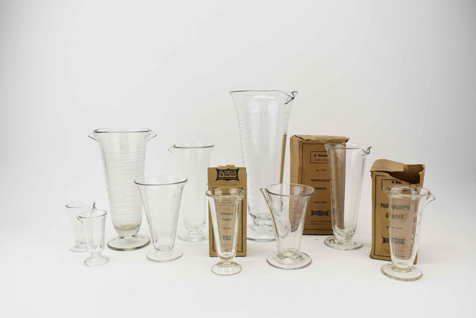 Group of Assorted Vintage Etched Glass Beakers (1 of 6)