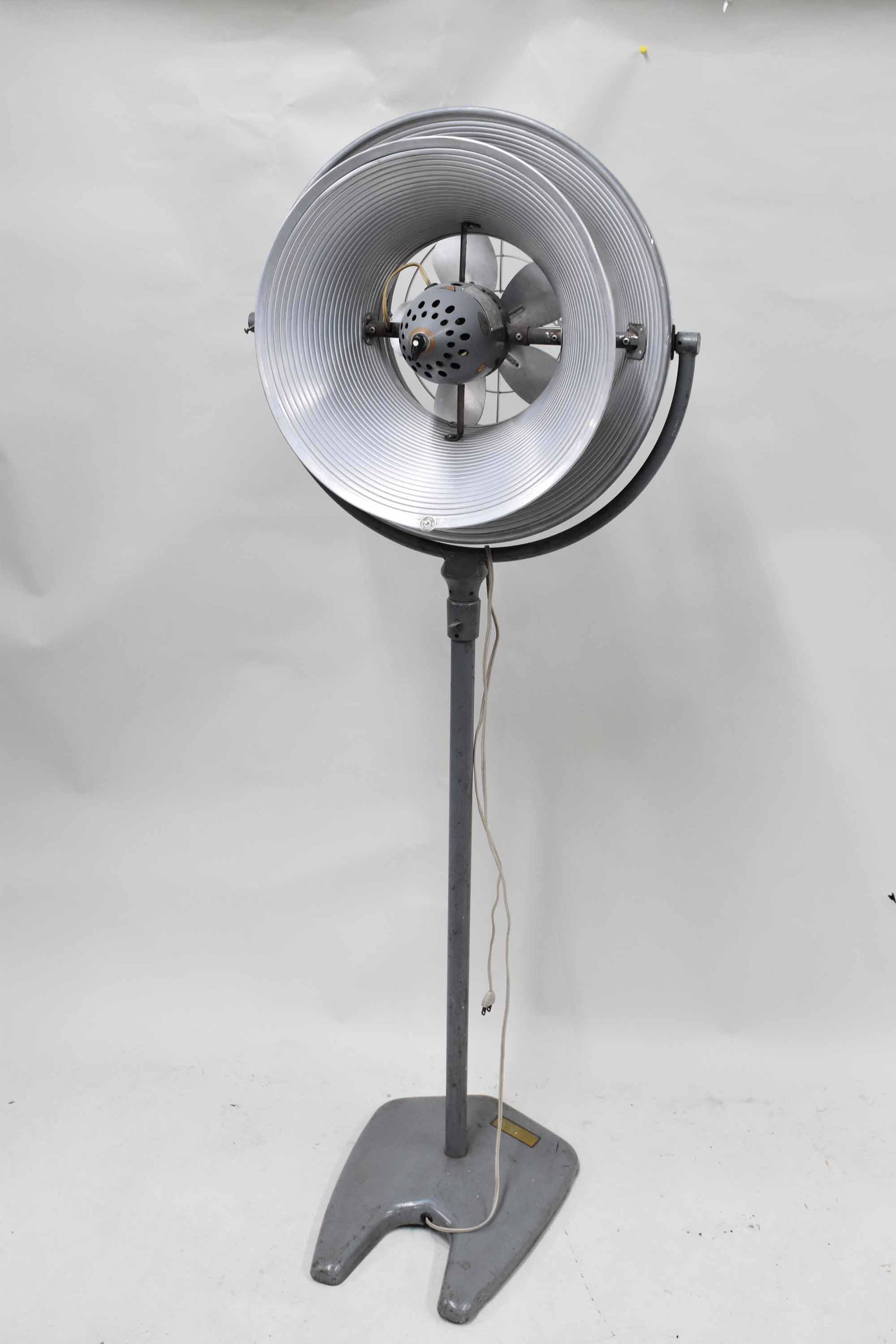 Vintage Vornado Gray Standing Floor Fan (1 of 5)